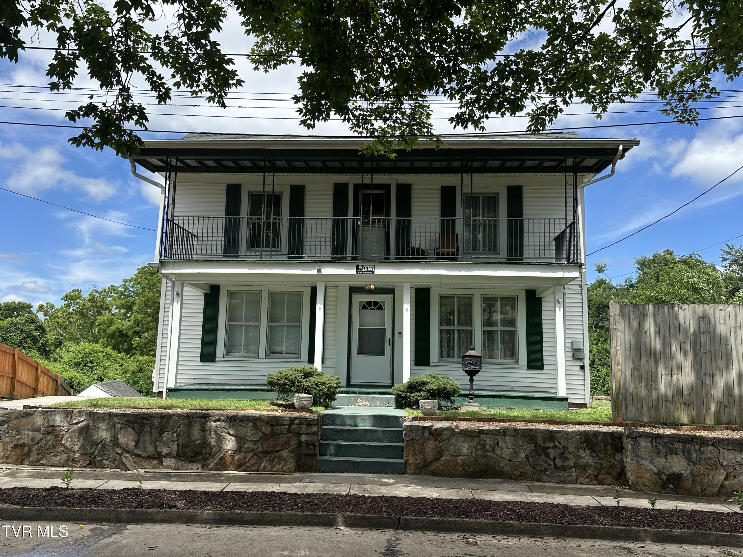 629 Arch Street — photo