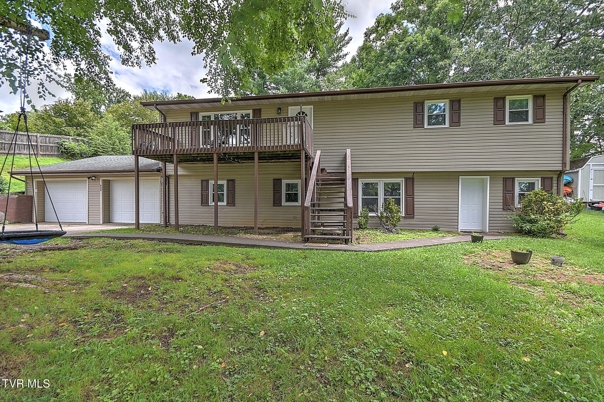 488 Rainbow Circle — photo