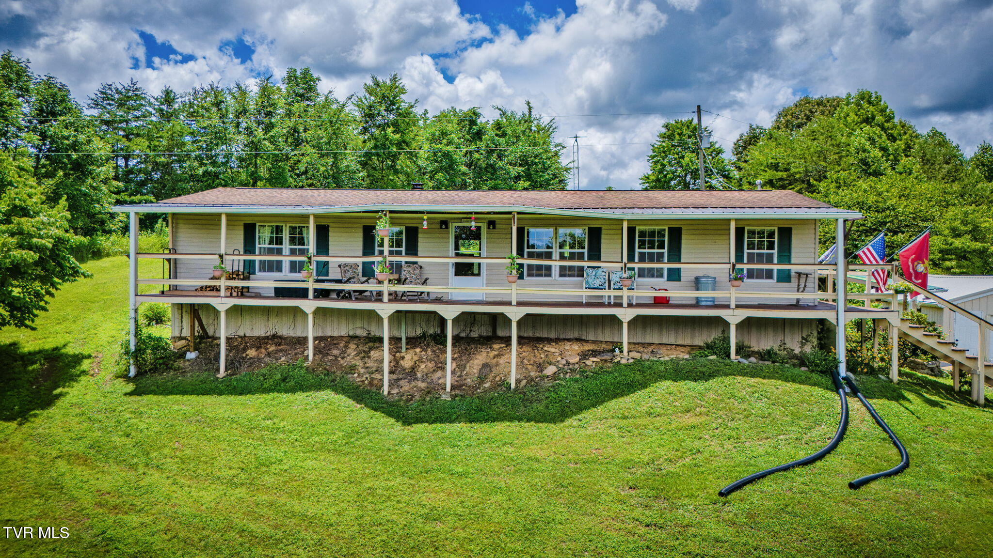 954 Longs Bend Road — photo