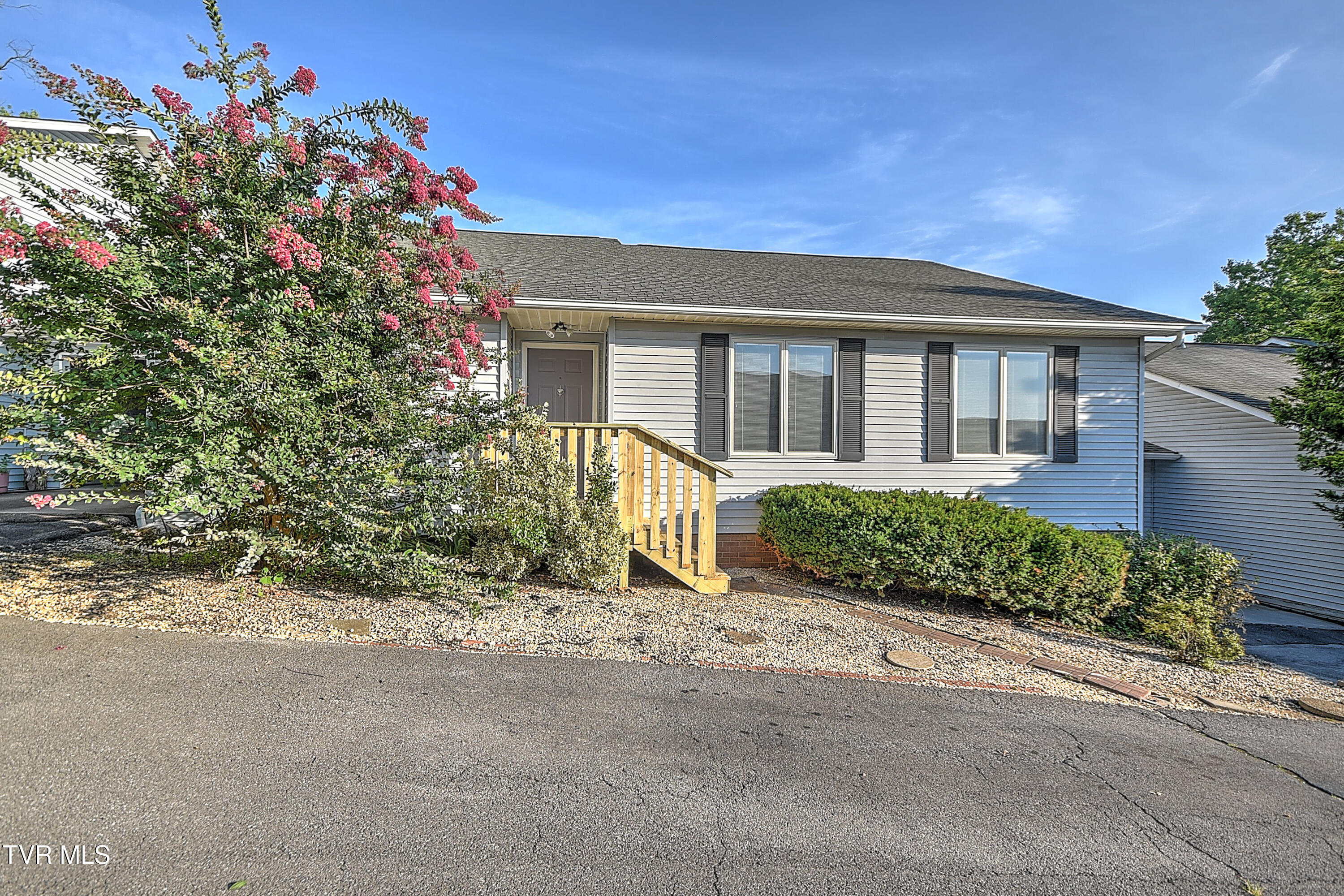 420 Eastley Court 420 — photo