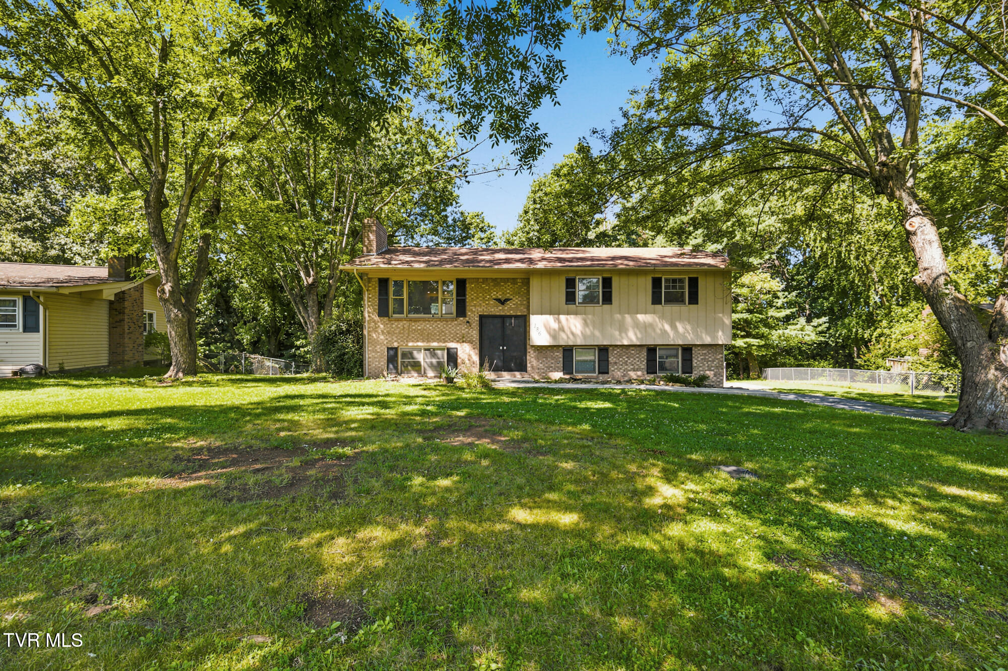 186 Brookwood Circle — photo