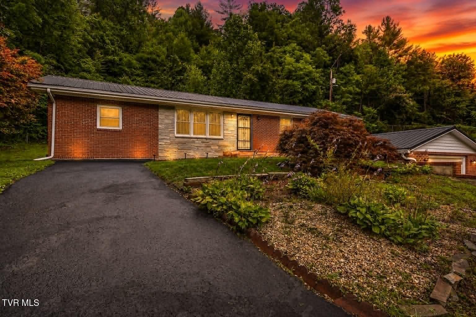 1357 Doe Creek Road — photo
