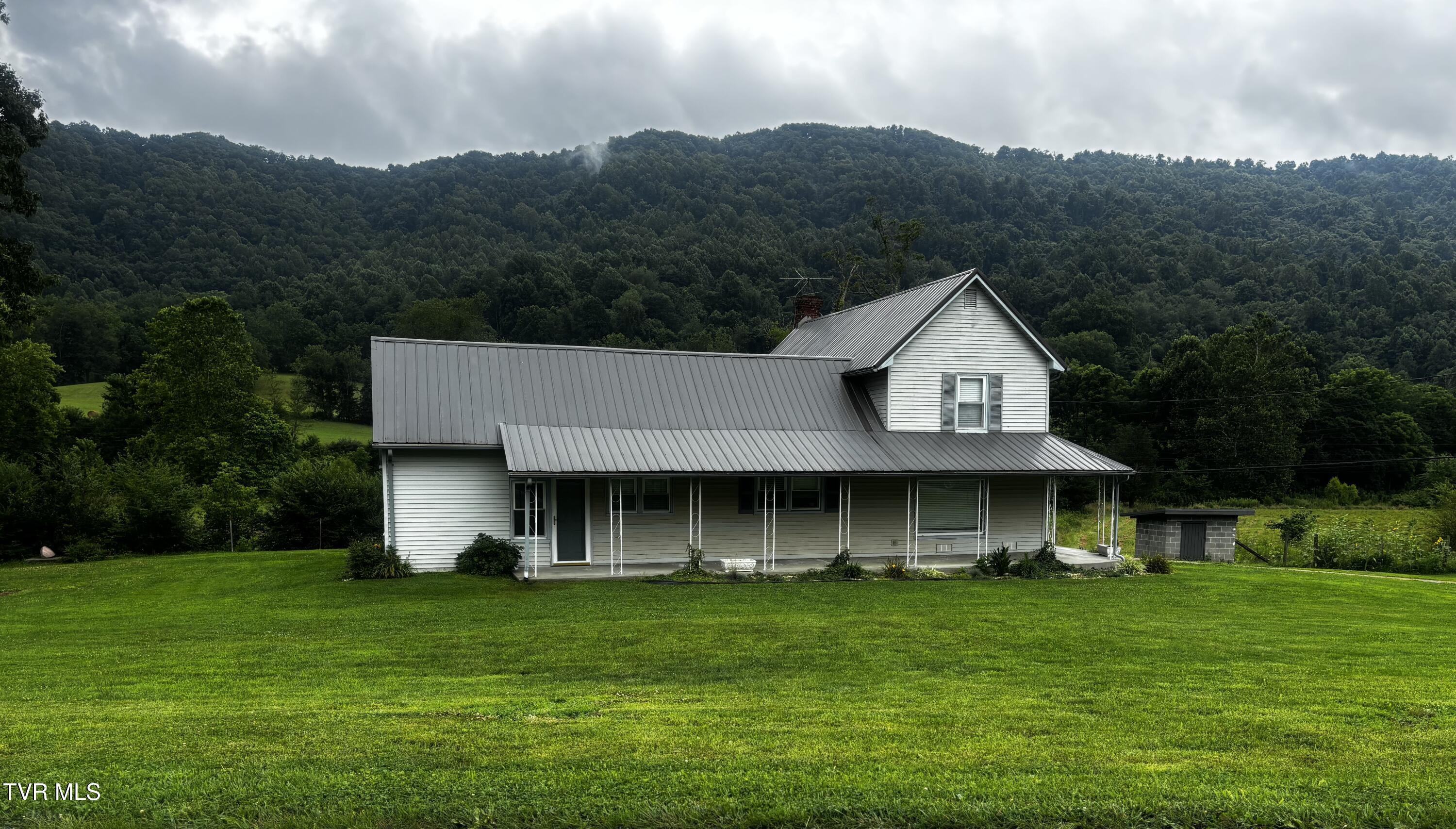 803 Middle Wallens Creek Road — photo
