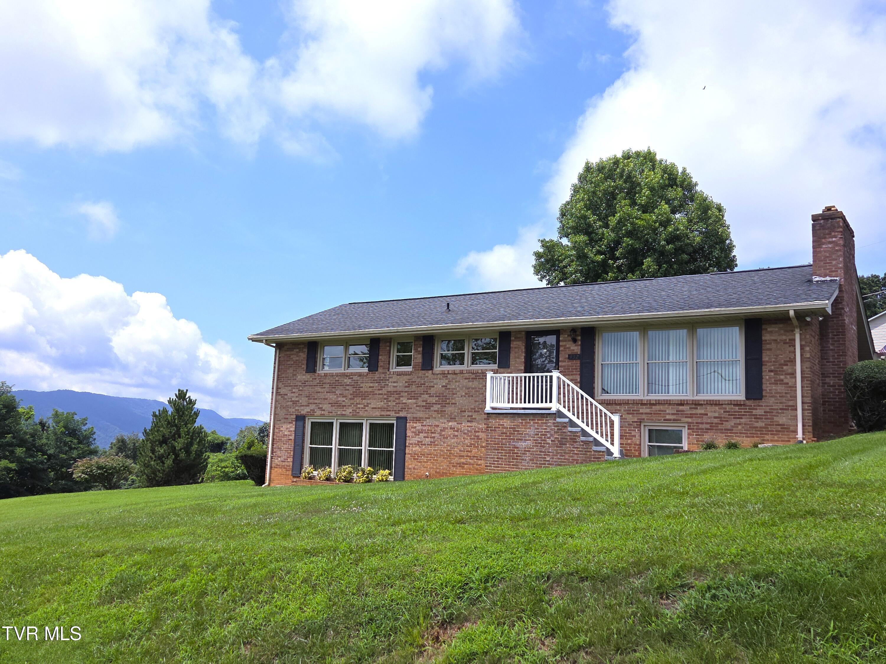 932 Afton Street — photo