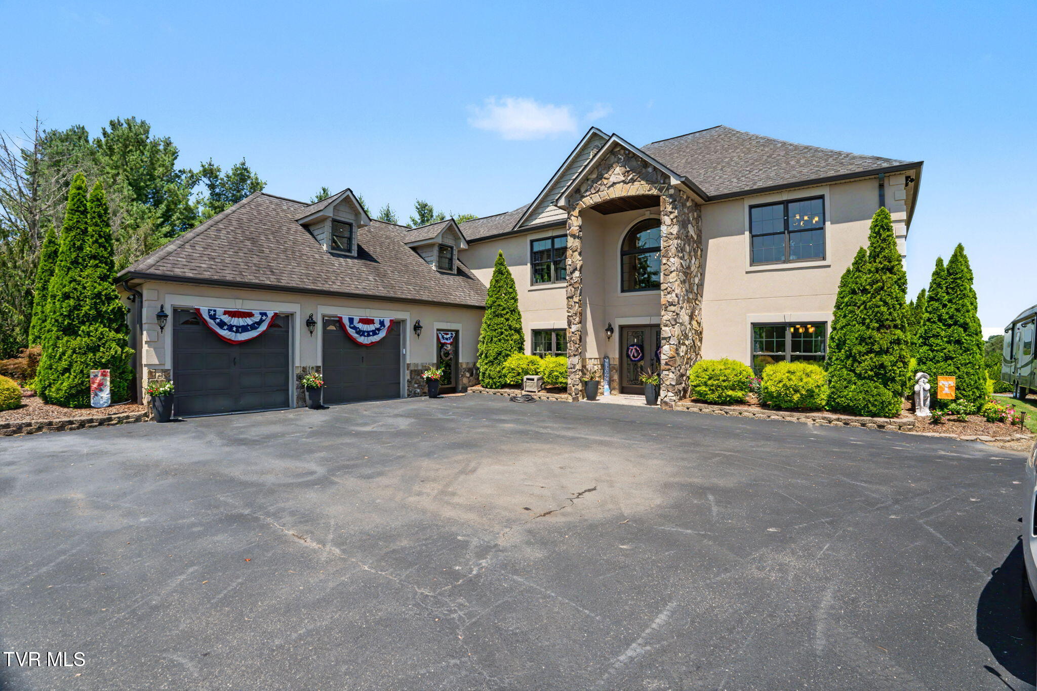 134 Country Acres Drive — photo