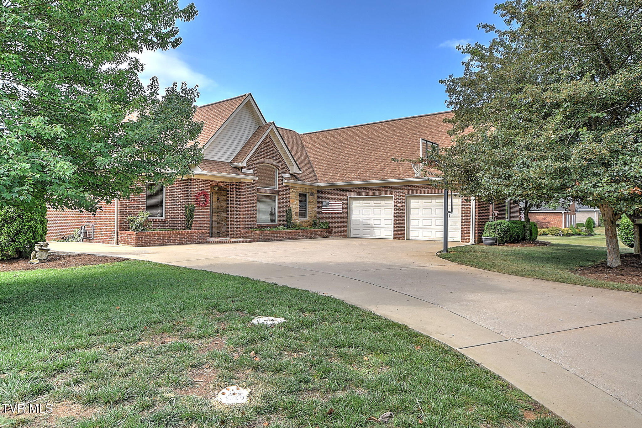30 East Dale Court — photo