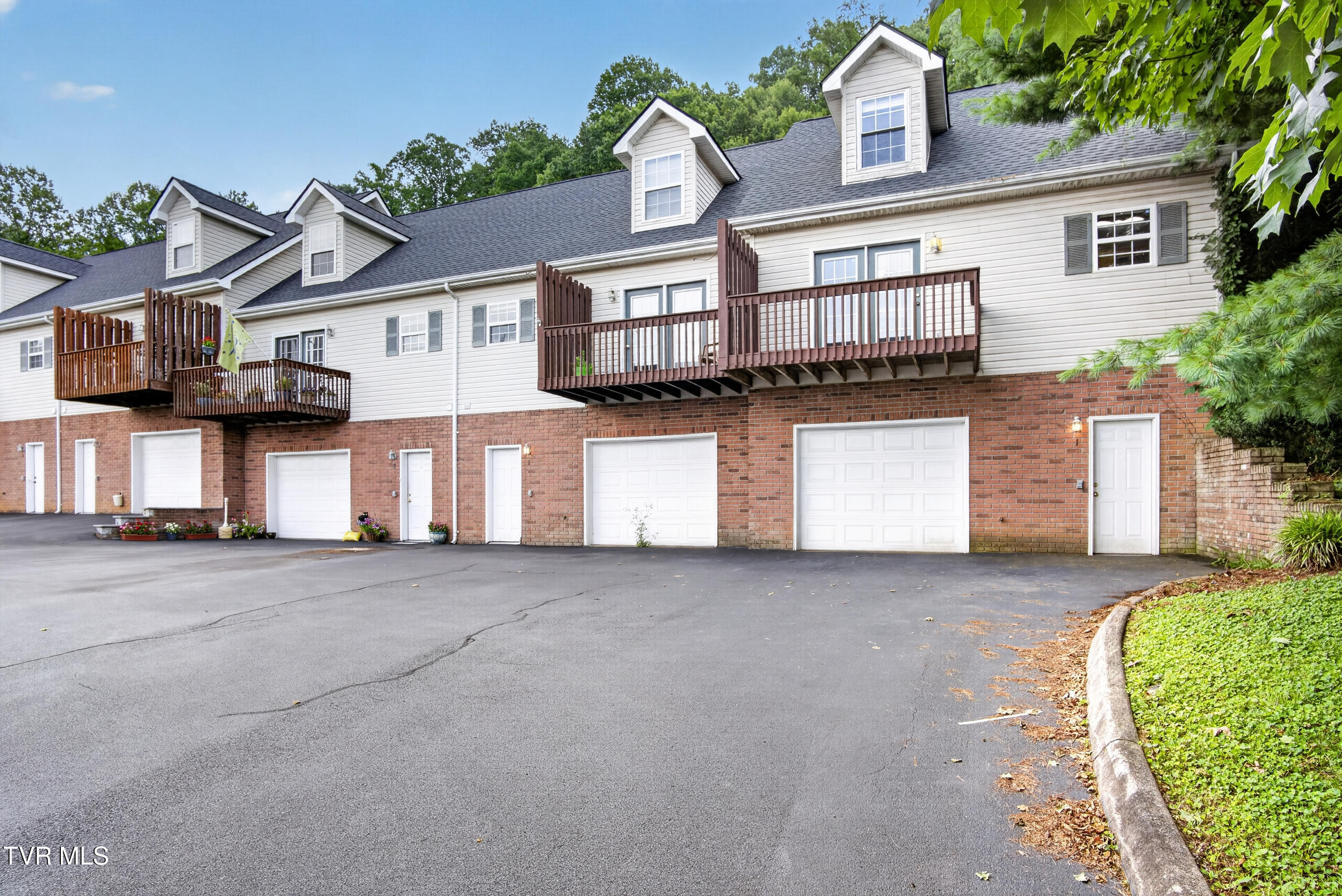 308 Car-Mol Drive 1 — photo