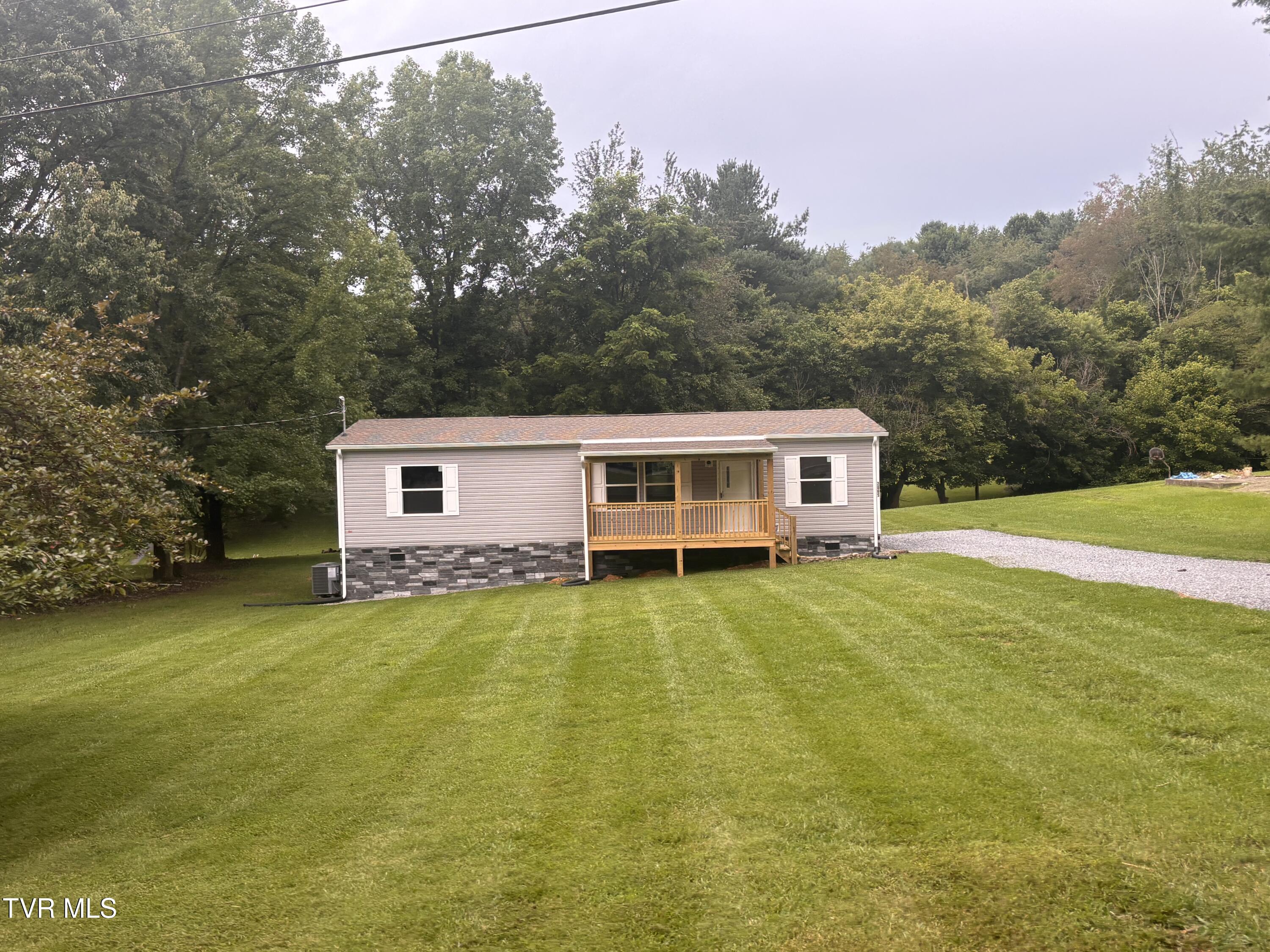2865 Devault Bridge Road — photo