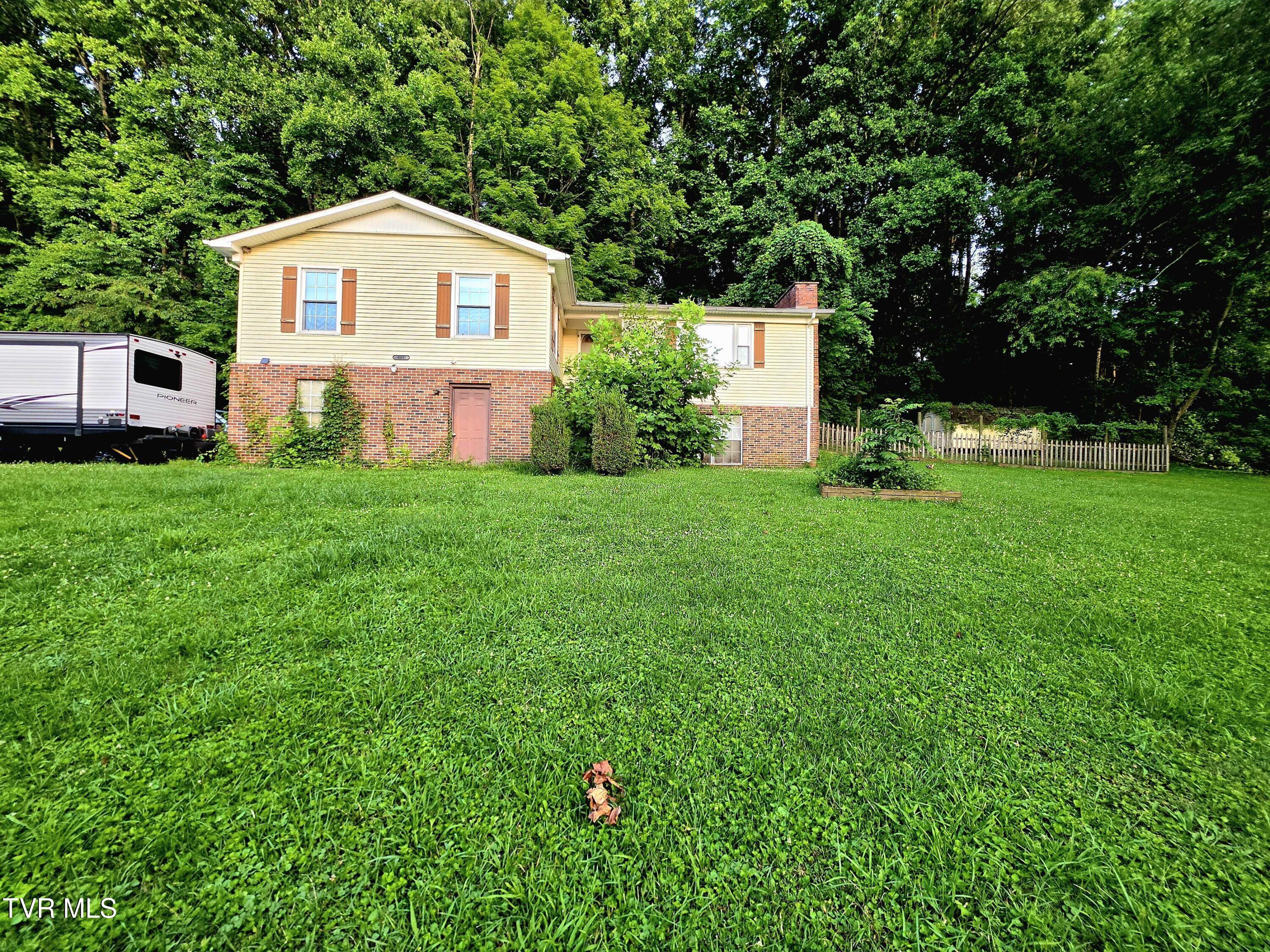 822 Henson Road — photo