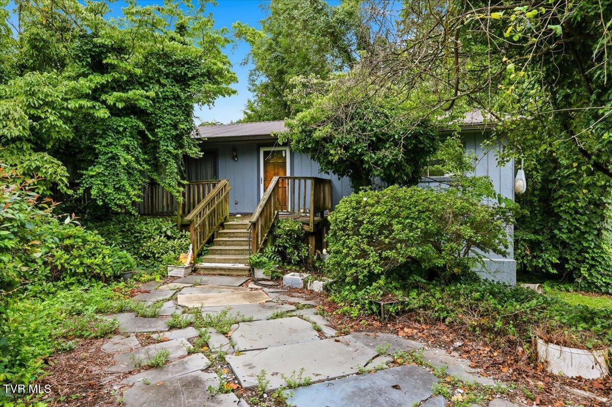 12213 Chapman Highway — photo