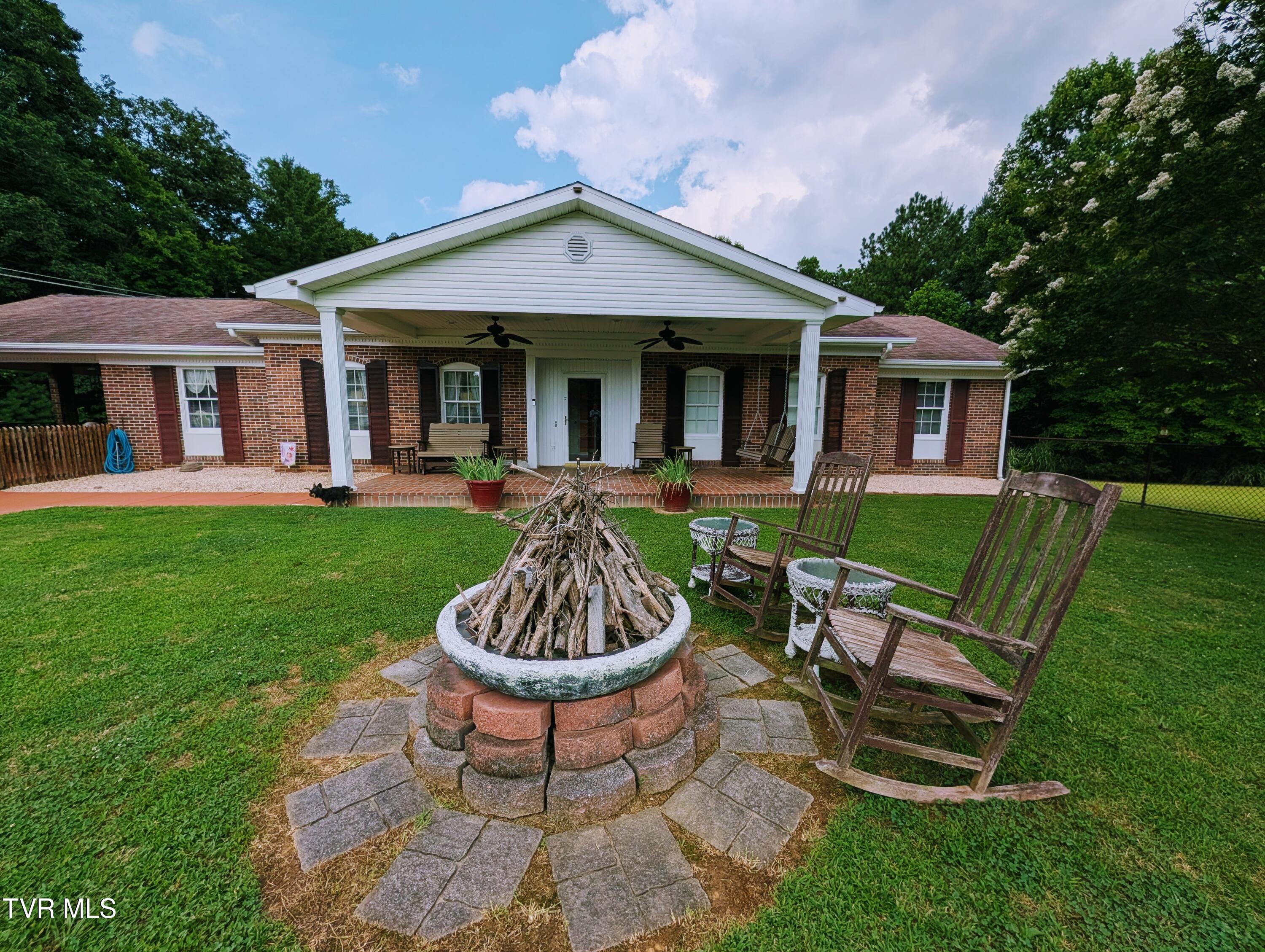 451 Flemingtown Drive — photo