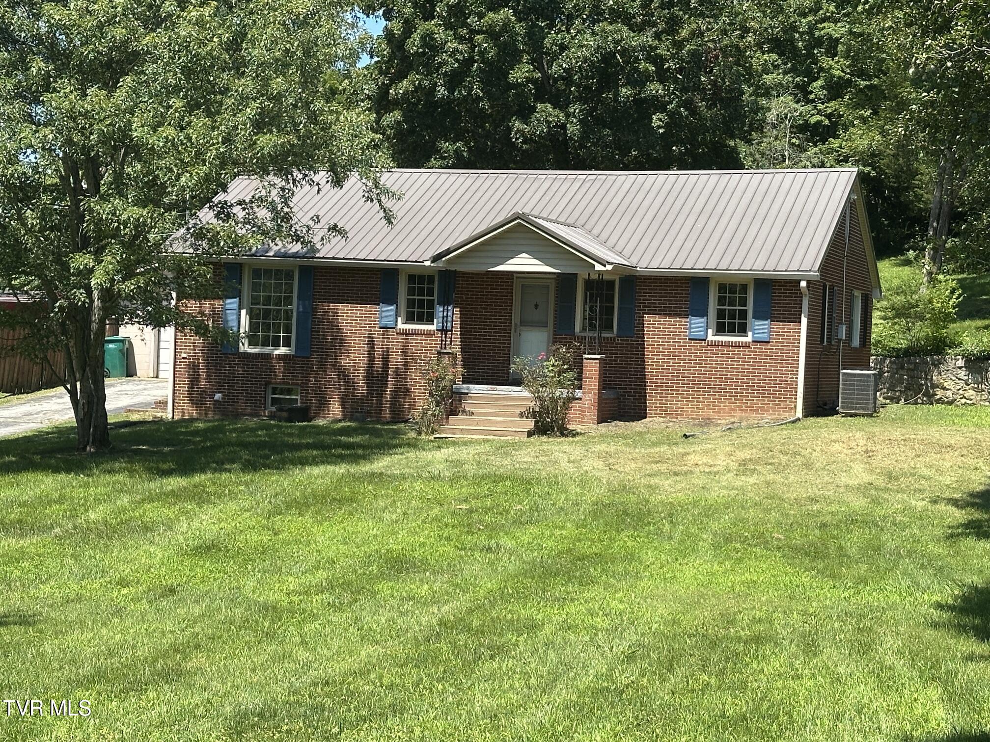 4248 Maplewood Street — photo