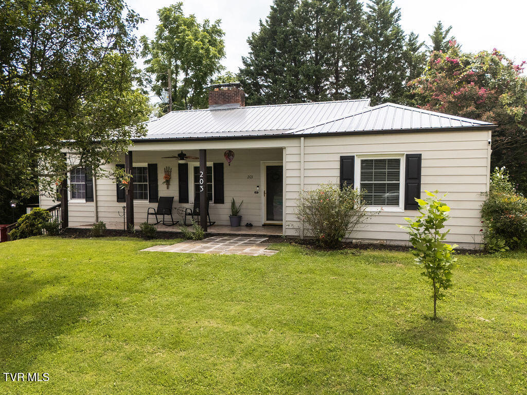 203 East Gilmer Park — photo