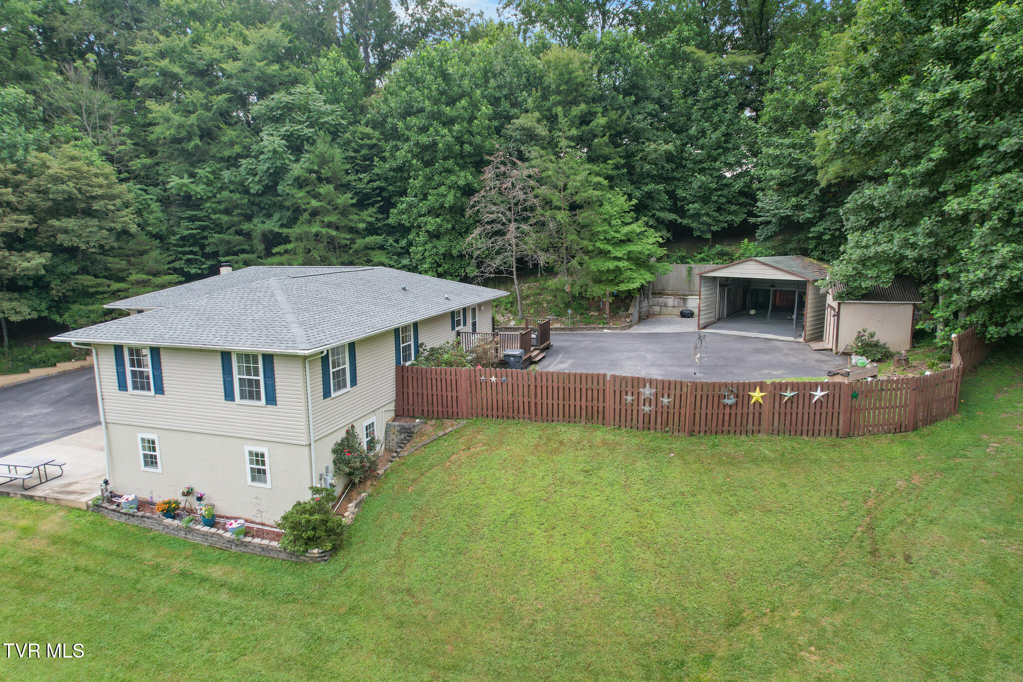 120 Elizabeth Ann Circle — photo
