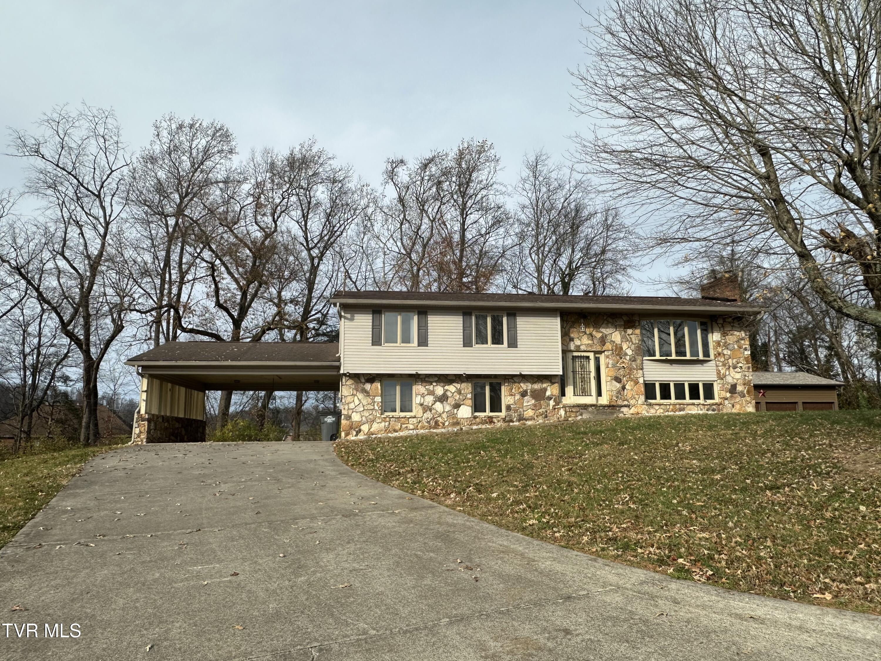 124 Arlington Circle — photo