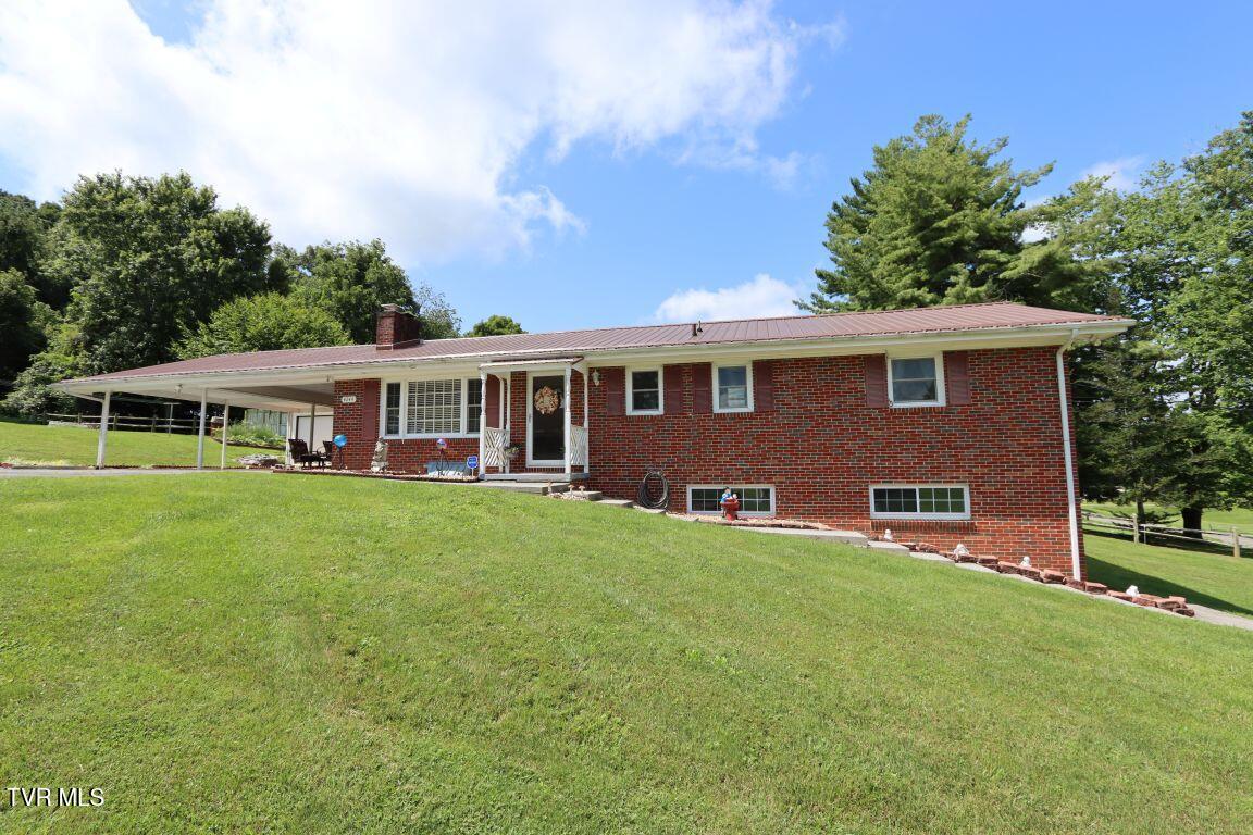 4244 Reedy Creek Road — photo