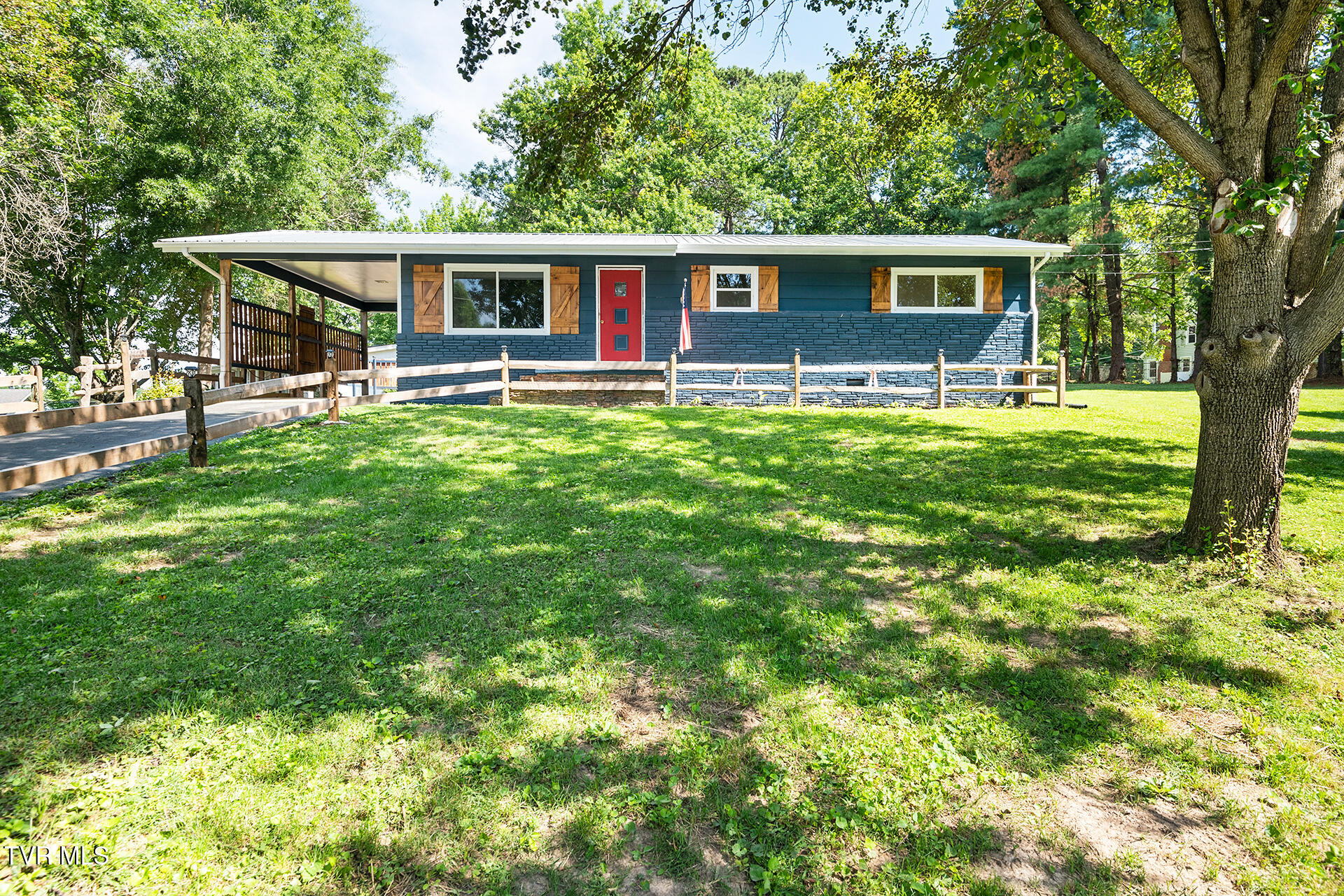 100 Glenn Circle — photo