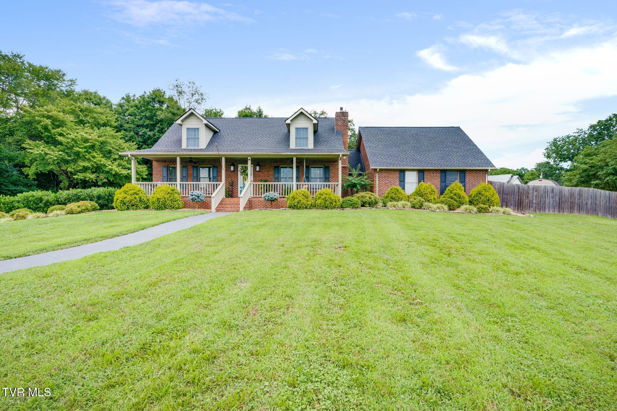 214 Brooks Landing Circle — photo