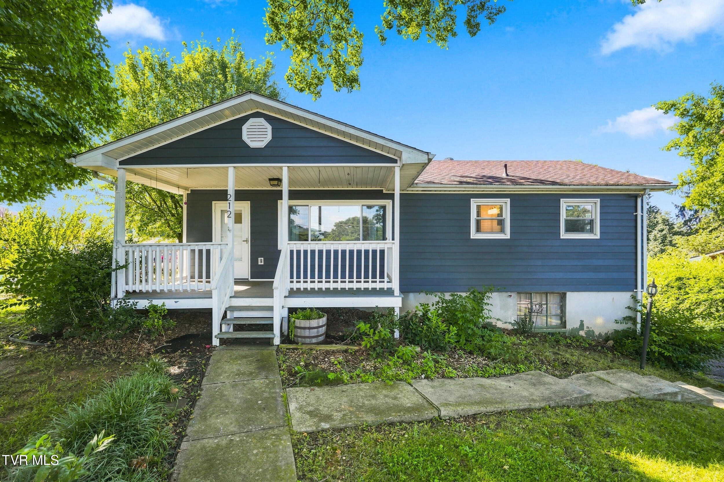 212 Hilltop Drive — photo