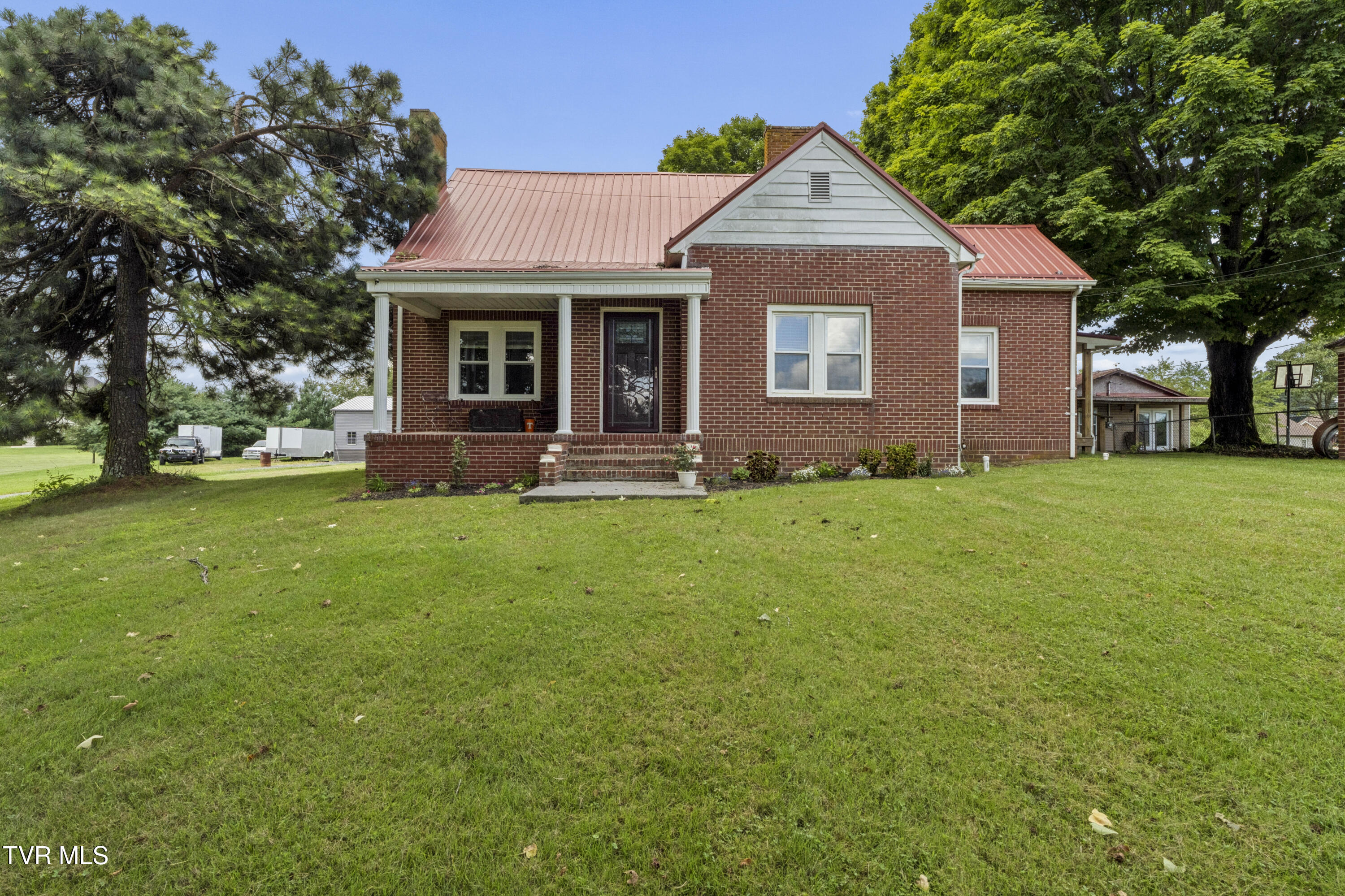 2658 North Highway 81 — photo