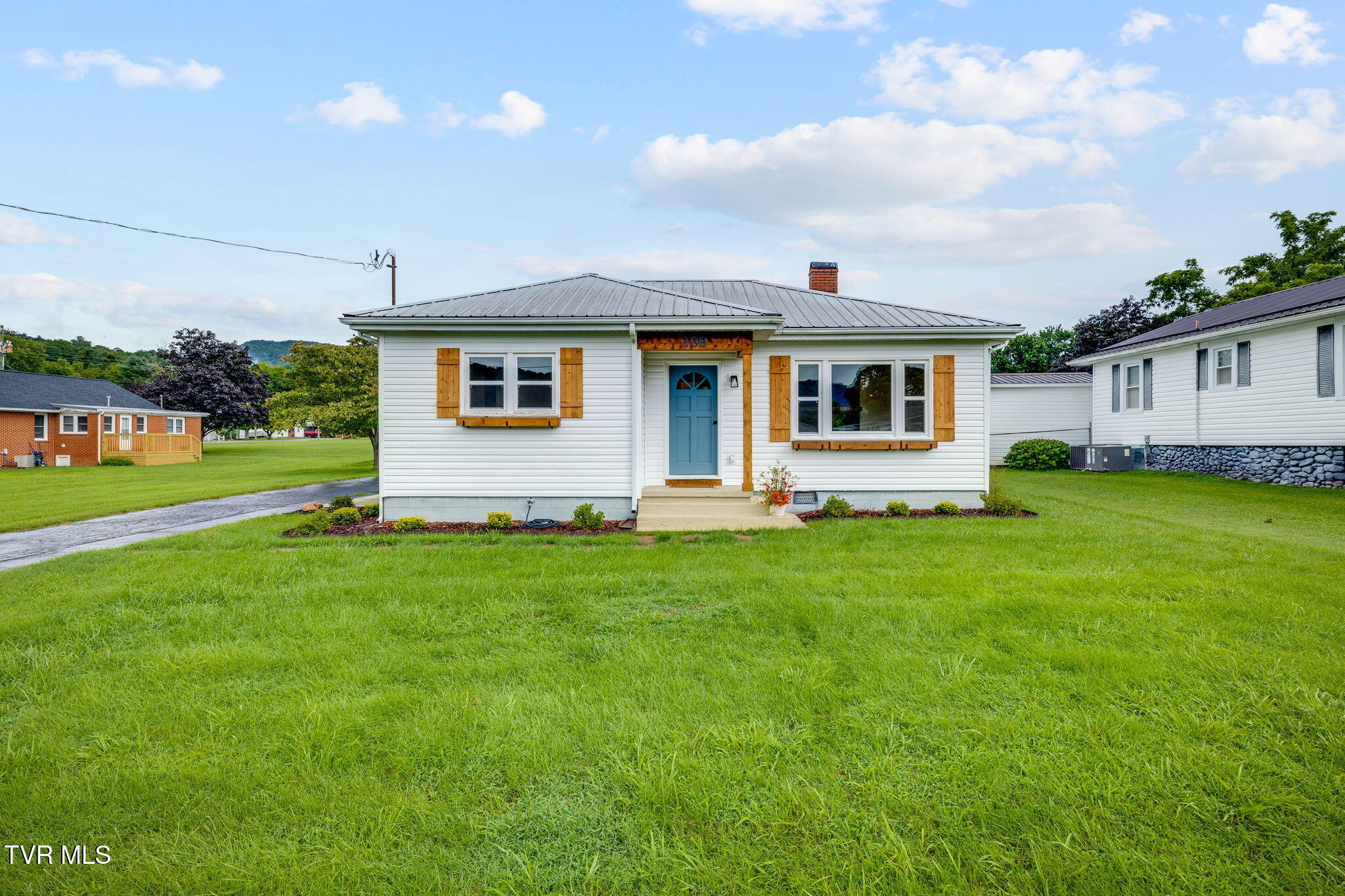 108 Witcher Street — photo