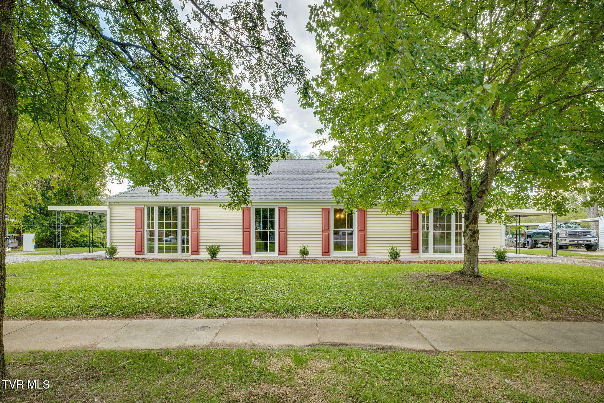 319 Sewanee Avenue - — photo