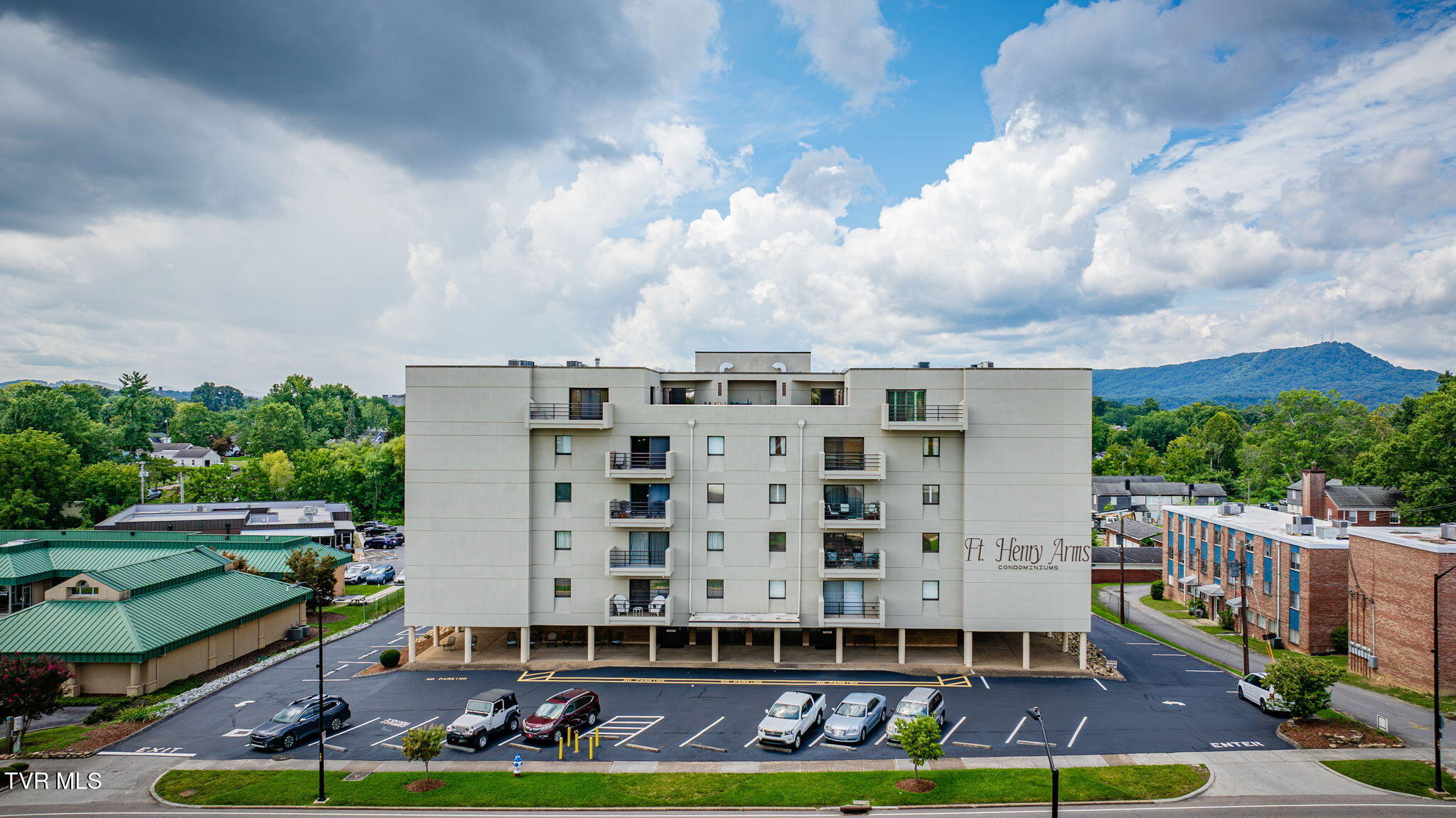 1585 Fort Henry Drive Apt 4a — photo