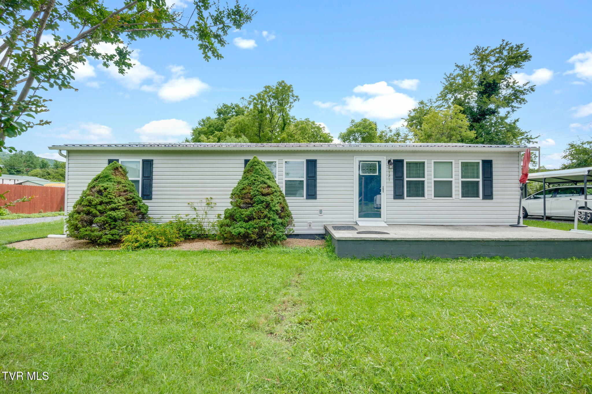 121 Bill Lewis Road — photo