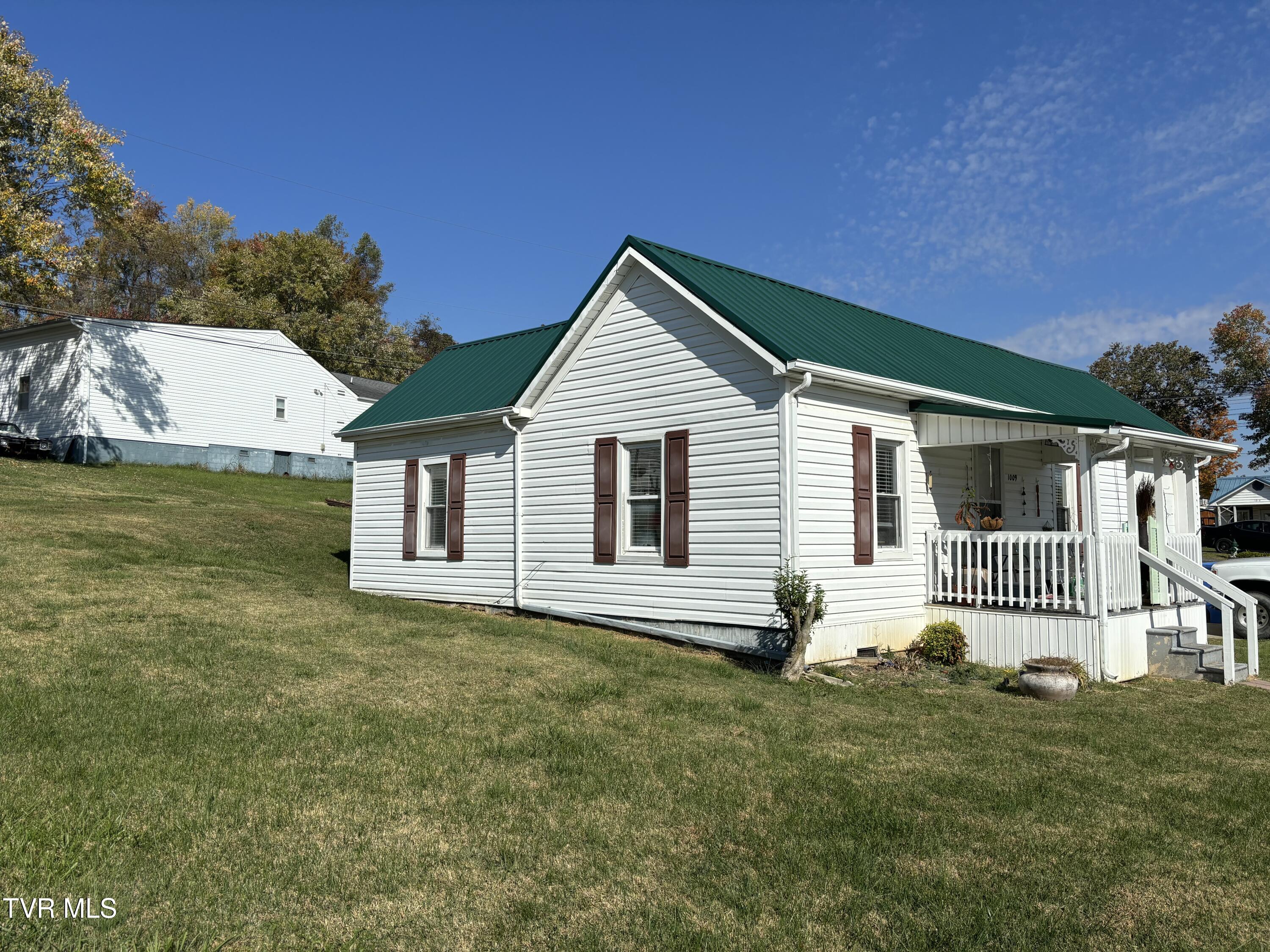 1009 Liberty Circle — photo