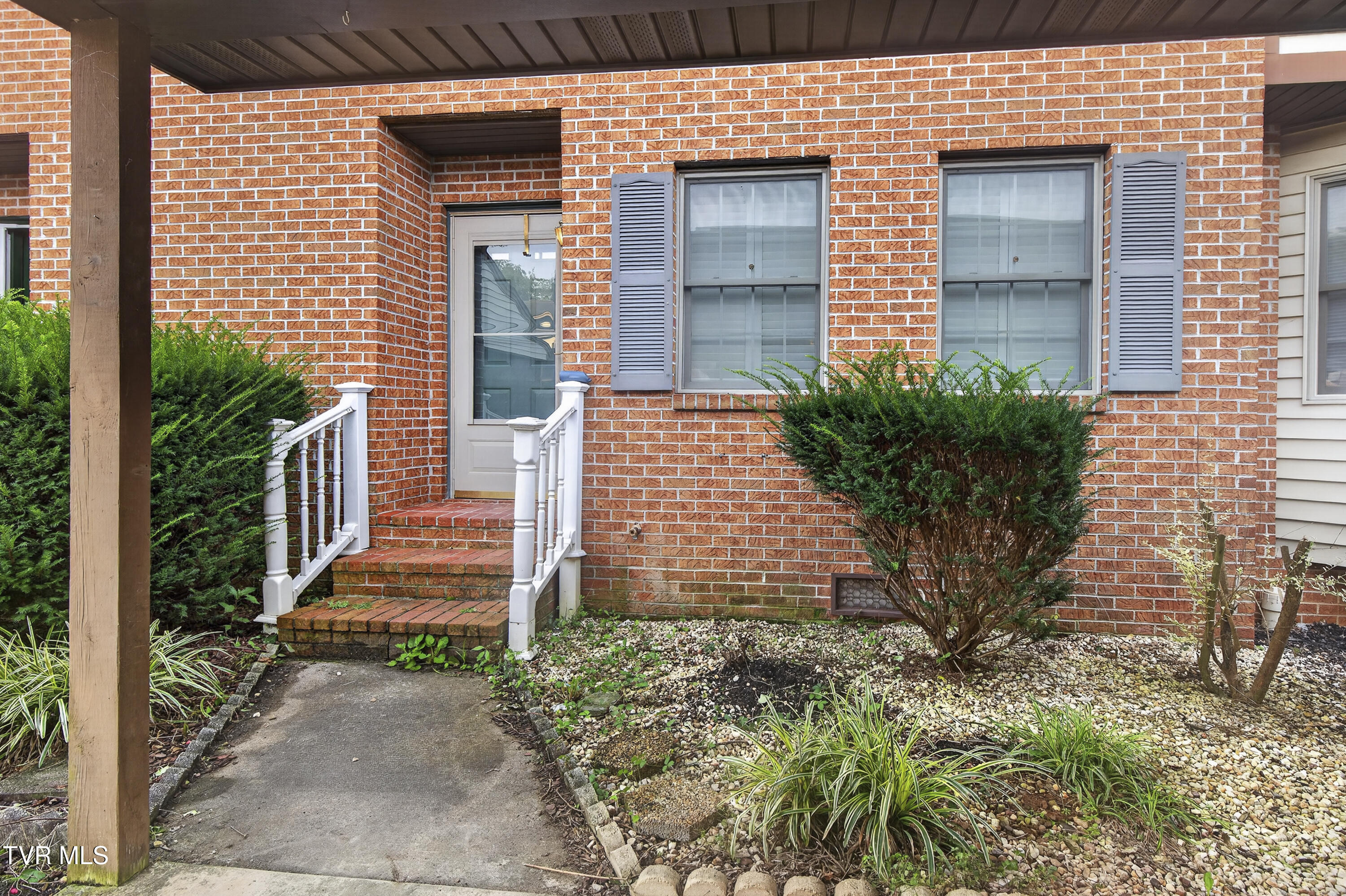 806 Crosscreek Drive 806 — photo
