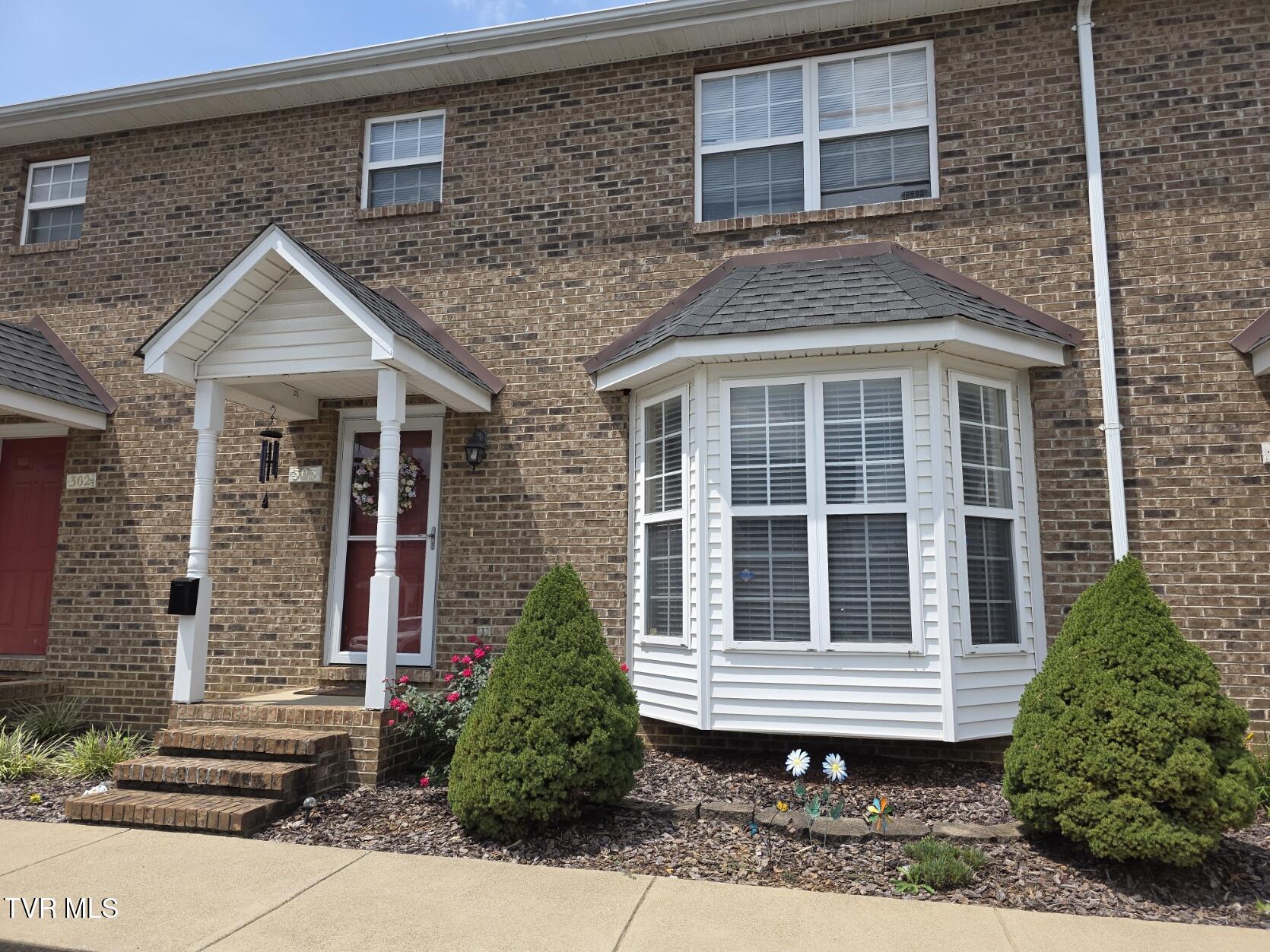 303 Waterford Court 303 — photo