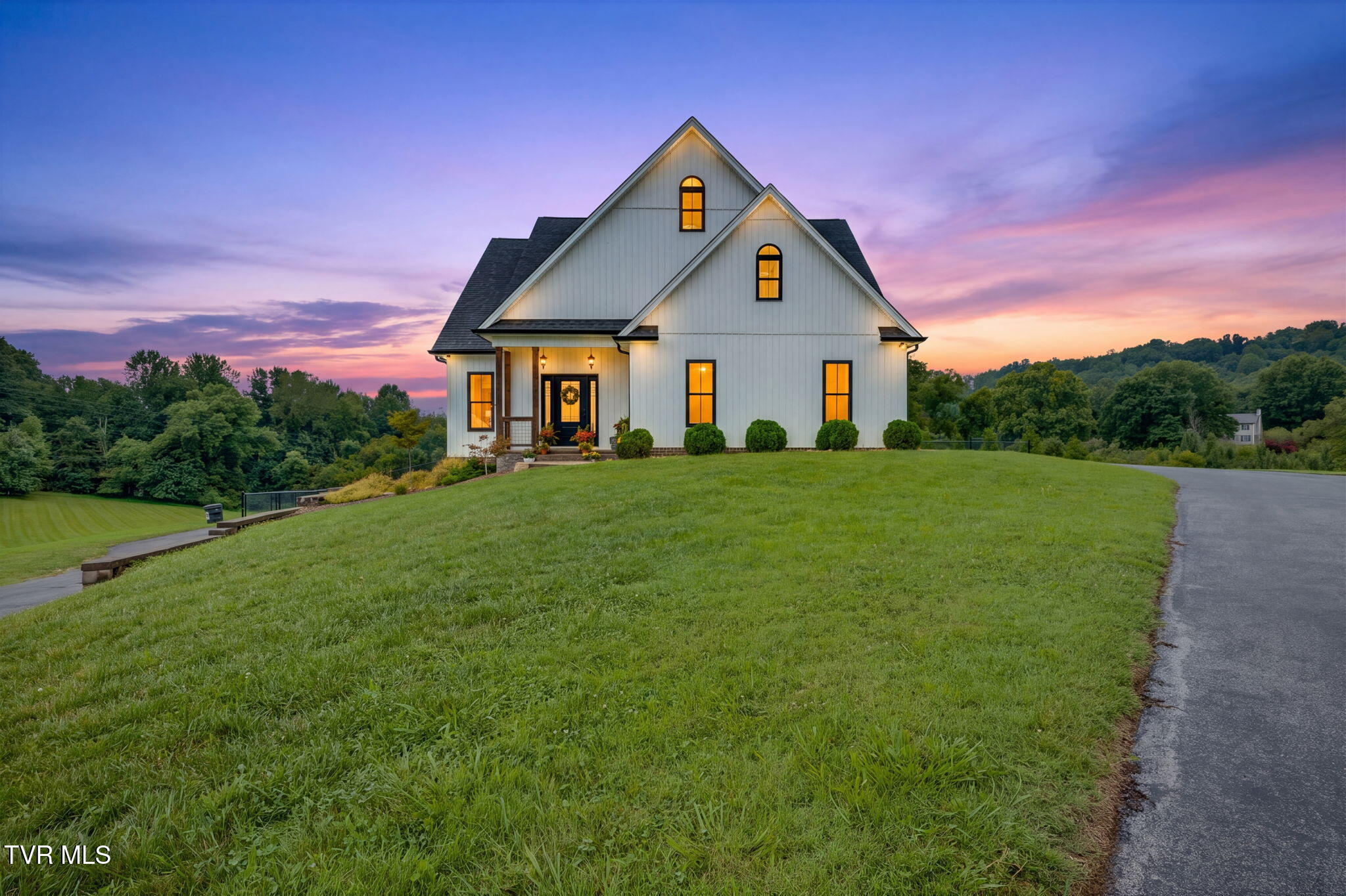 3925 Lake Valley Court — photo