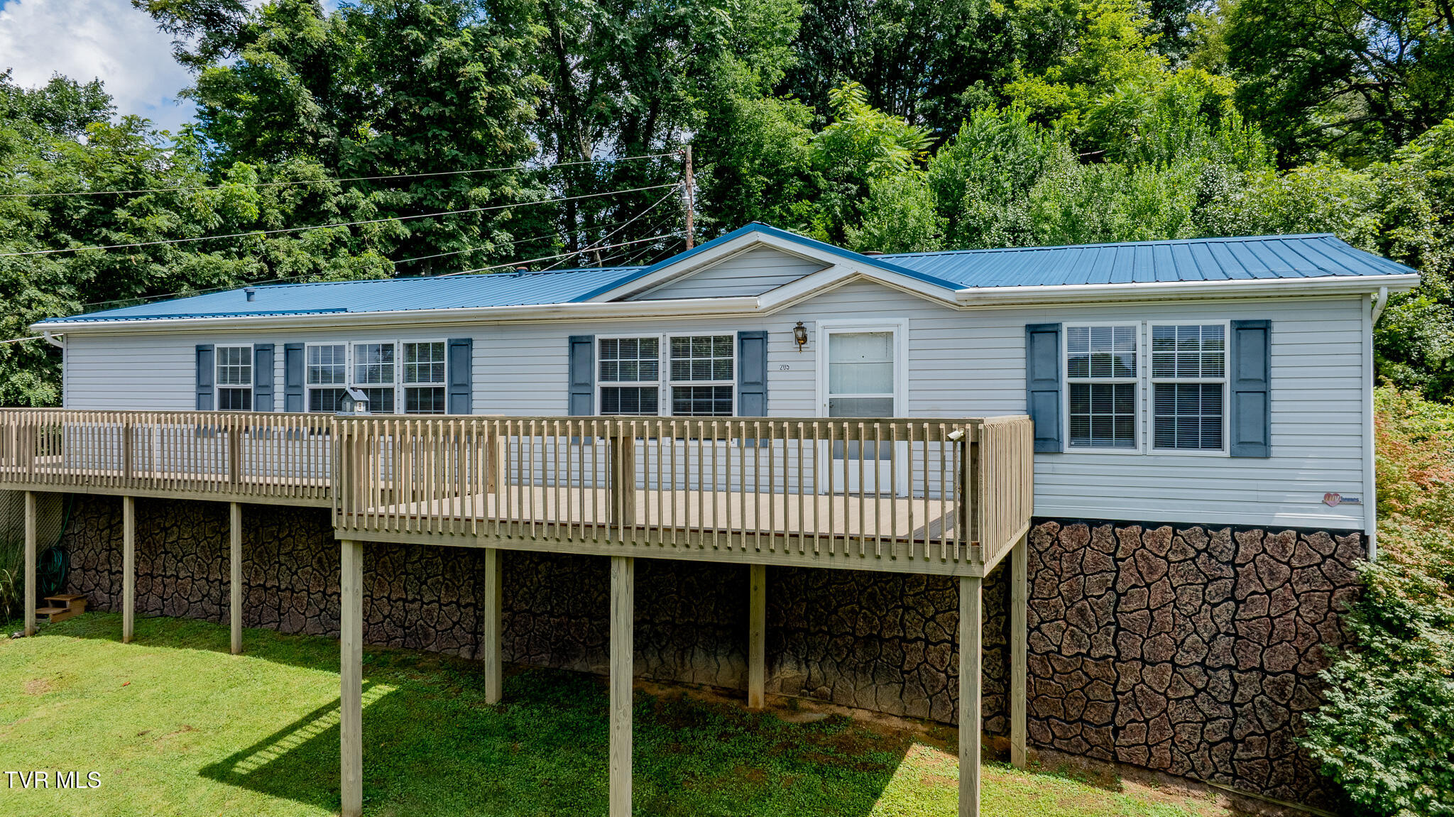 205 Banner Street — photo
