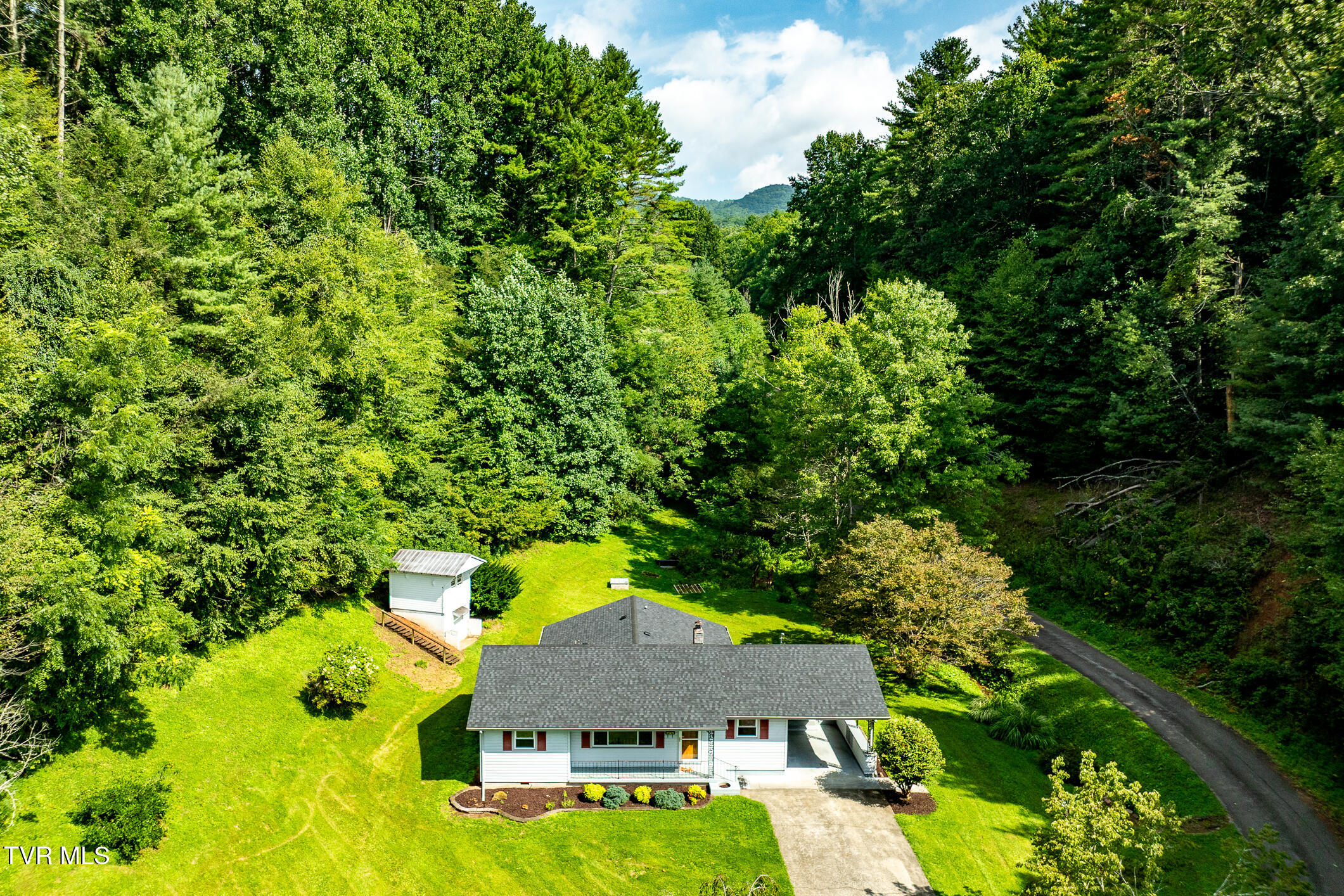 937 Robinson Hollow Lane — photo