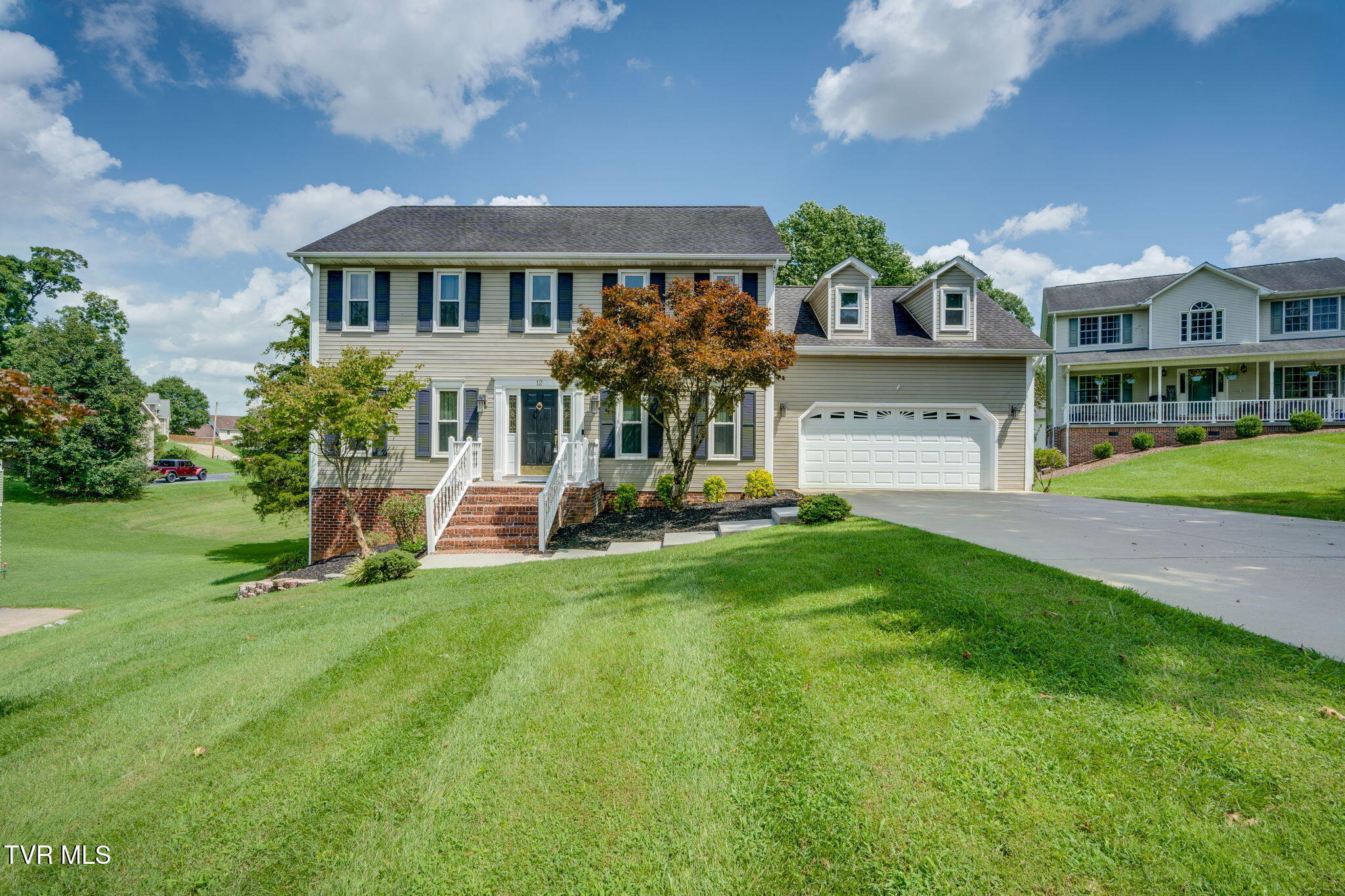12 Spring Knoll Court — photo