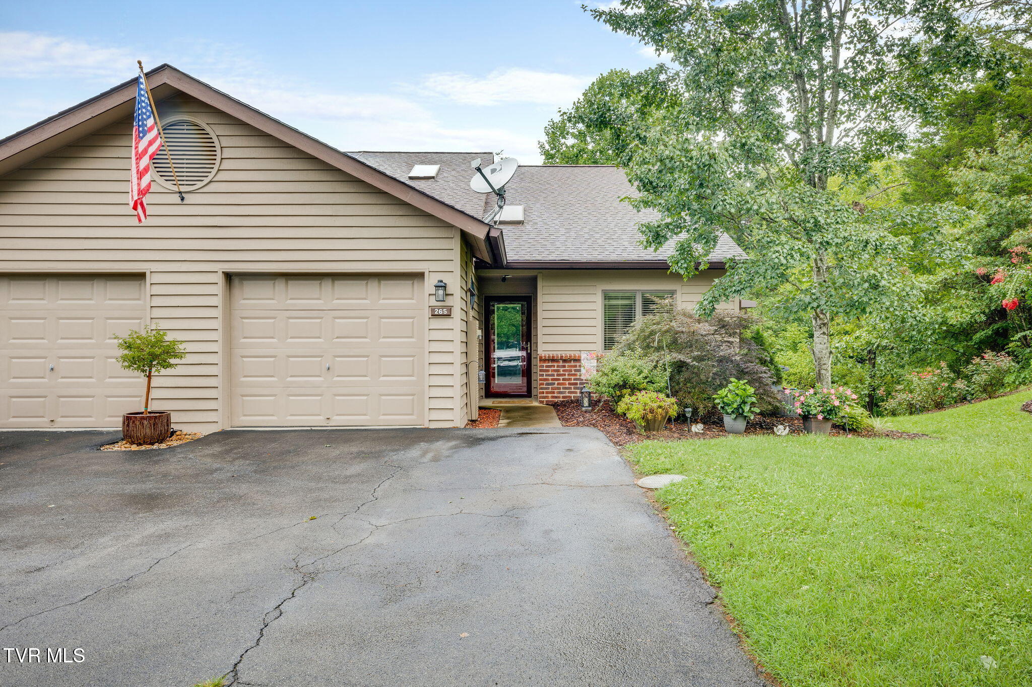 265 Willowbend Place 265 — photo