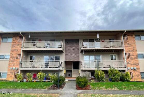 1225 Carriage Circle 203 — photo