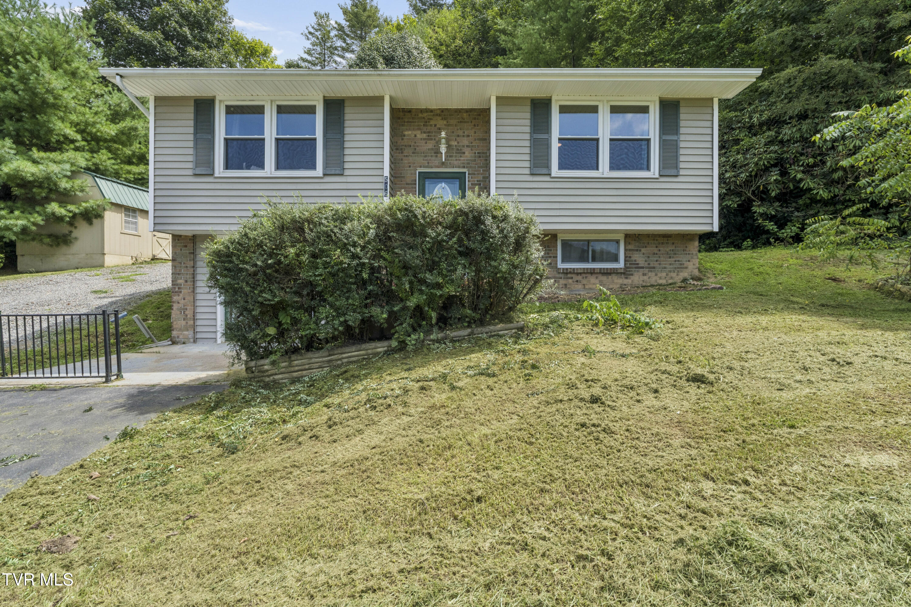 506 Chestnut Drive — photo