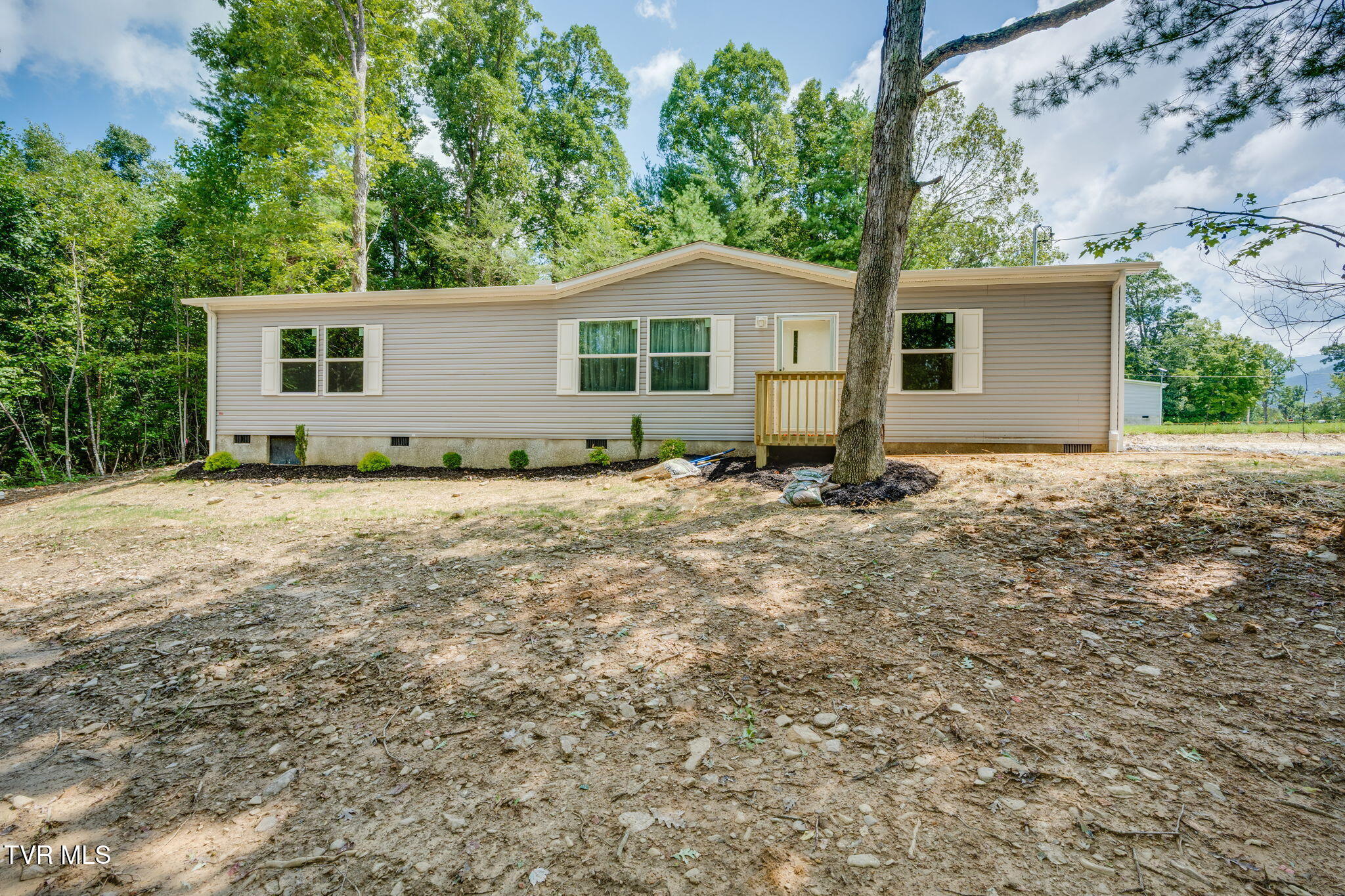 335 Laws Road — photo