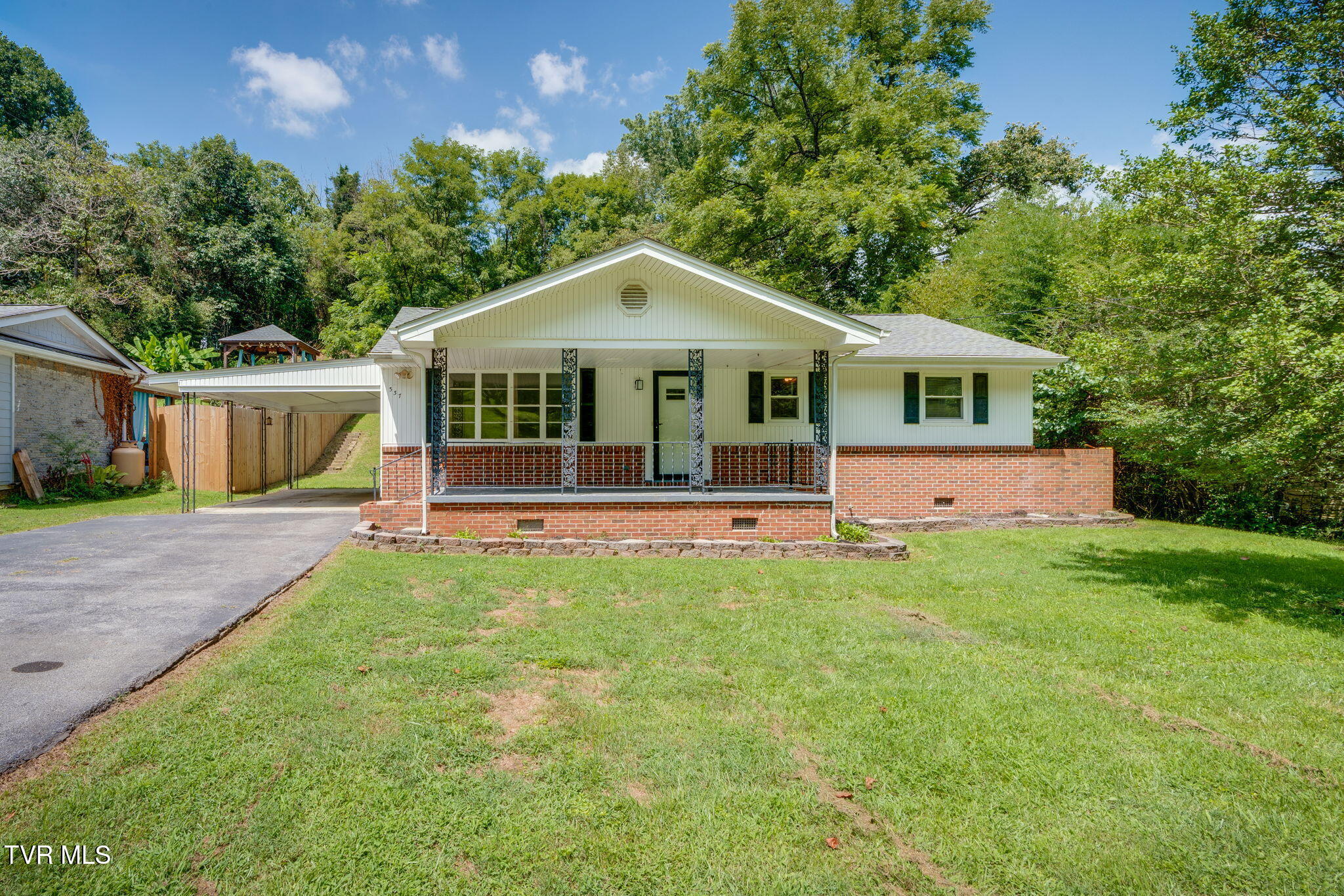 337 Woodcrest Drive — photo