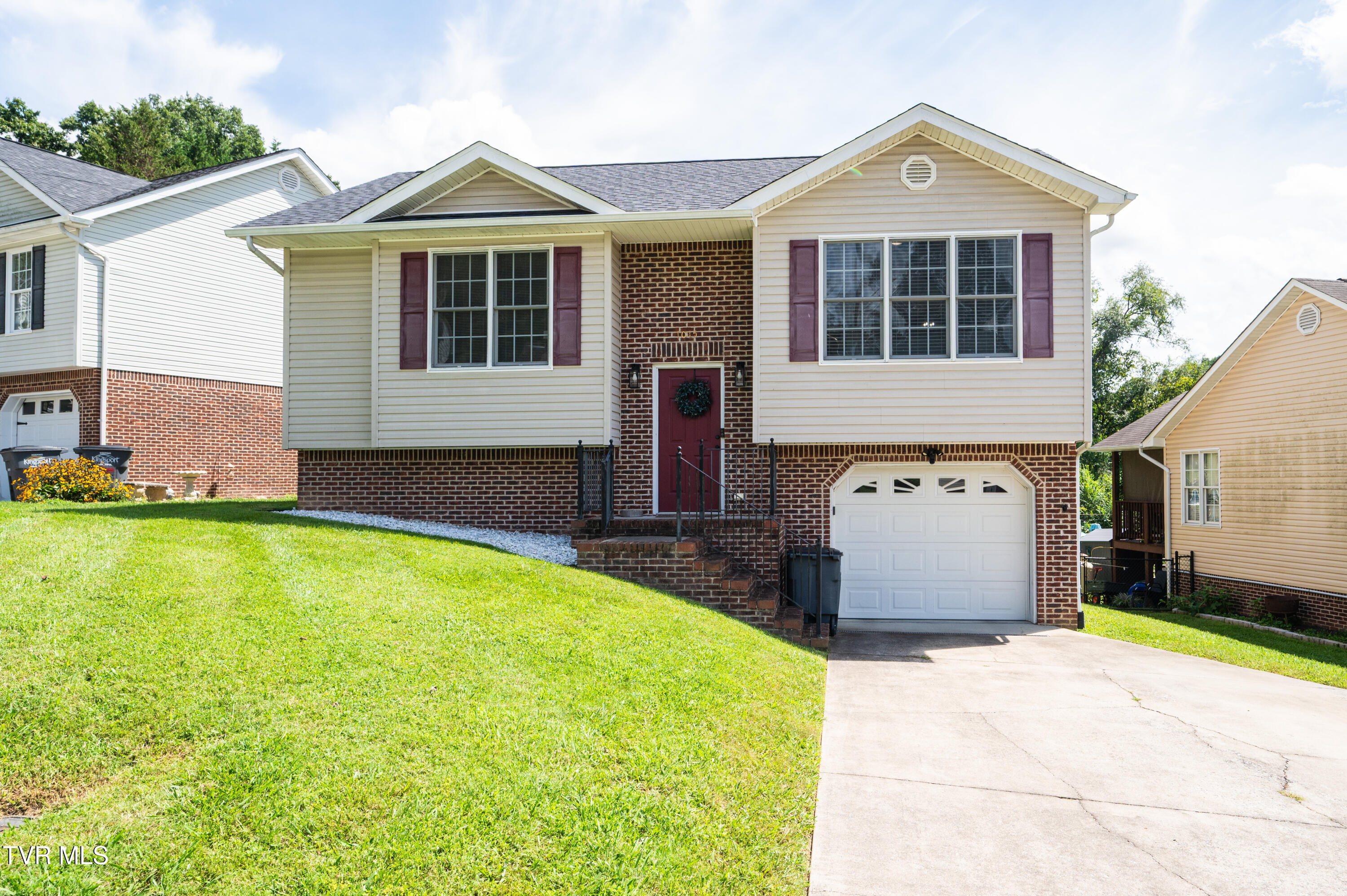 1015 Carrington Court — photo