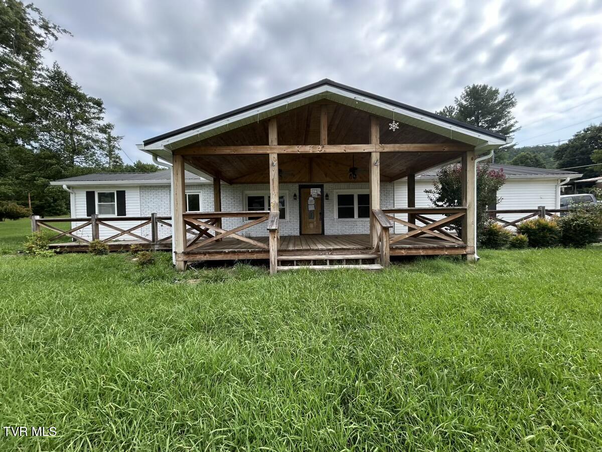 105 Deacon Creek Road — photo