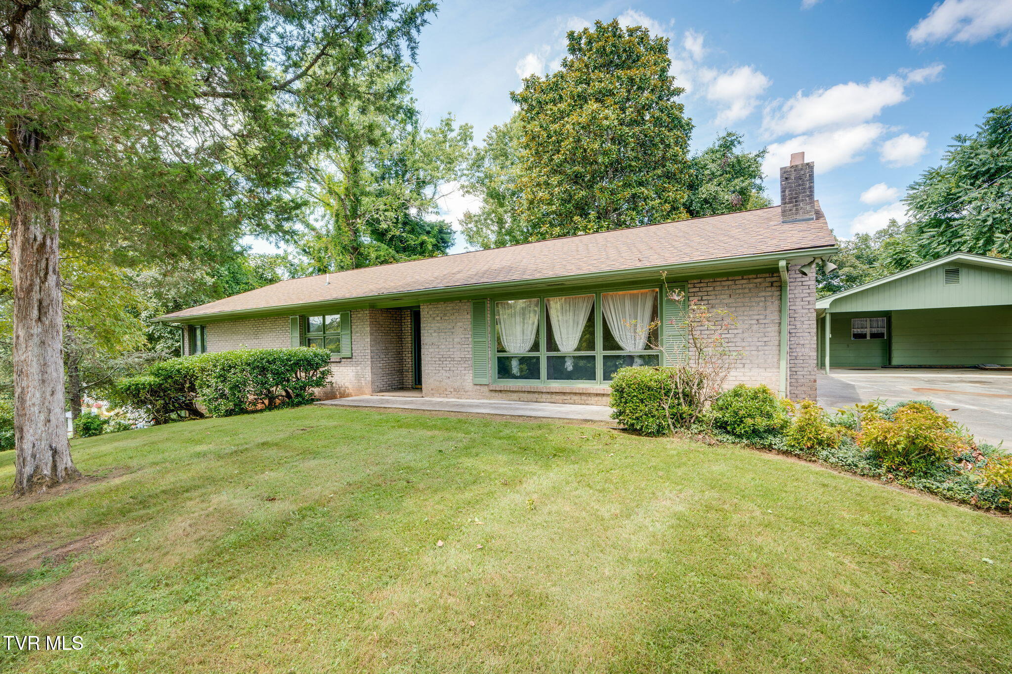 730 Outer Drive — photo