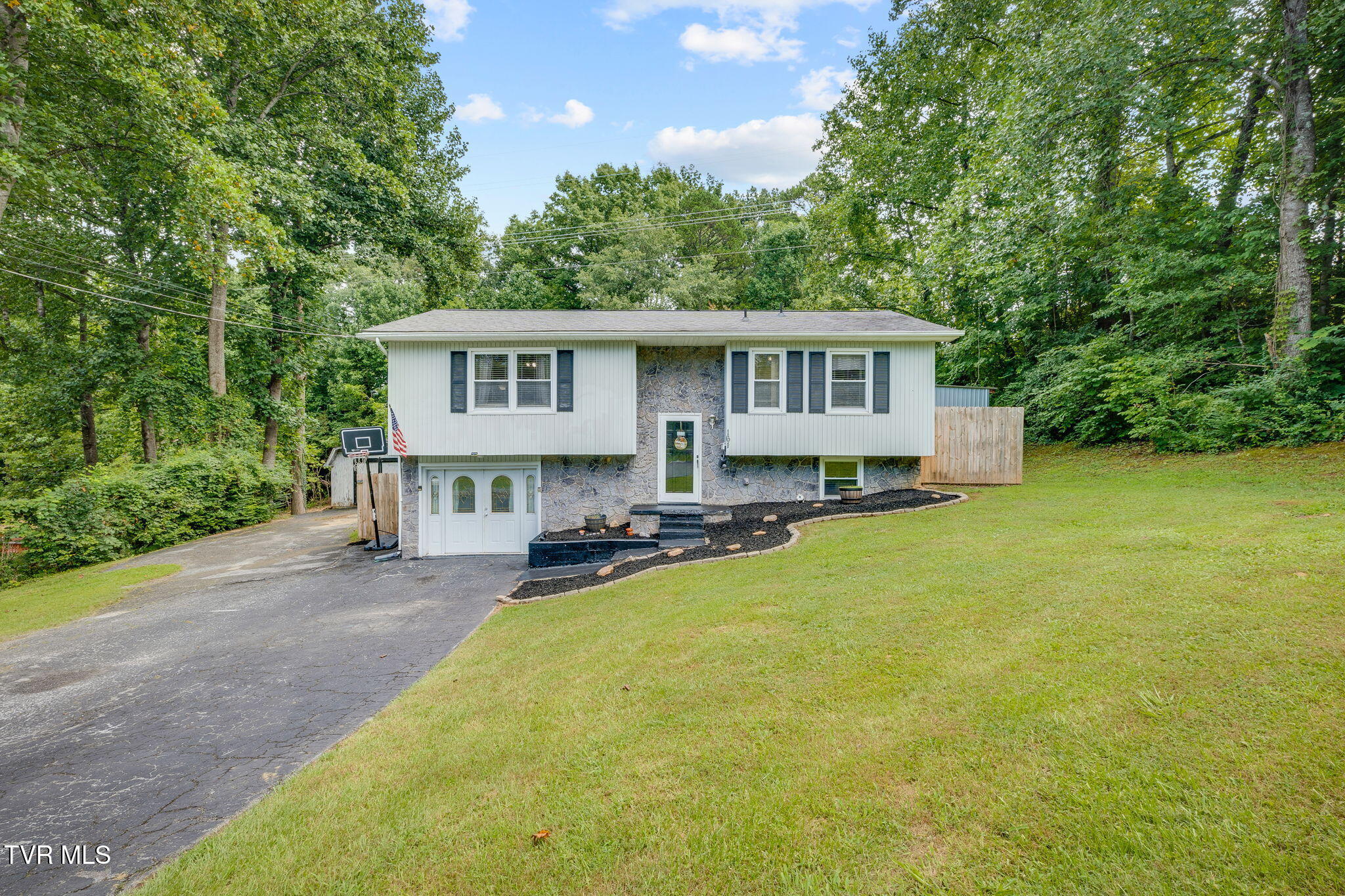 161 Vanderbilt Drive — photo