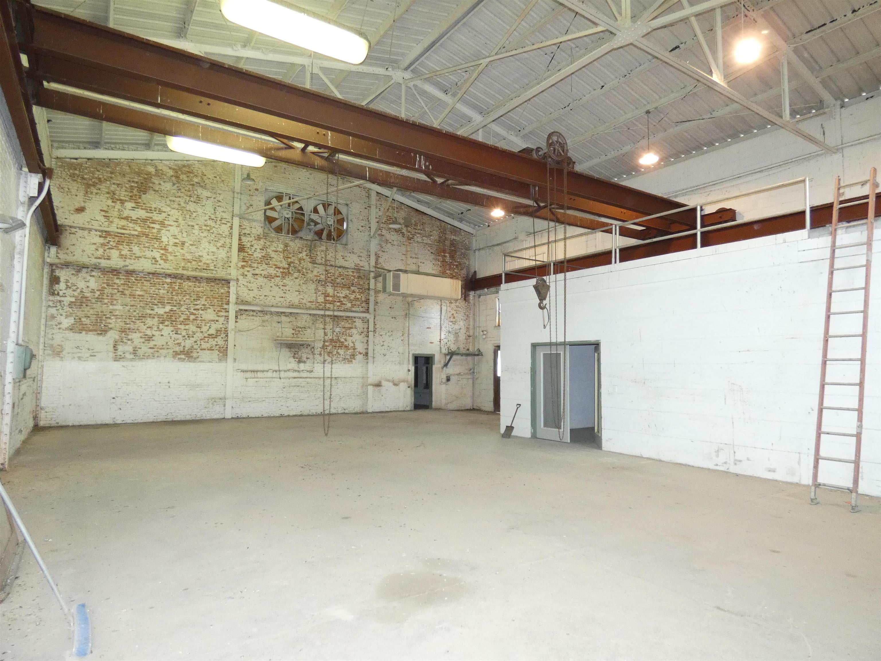 602 E Dogwood Street — photo