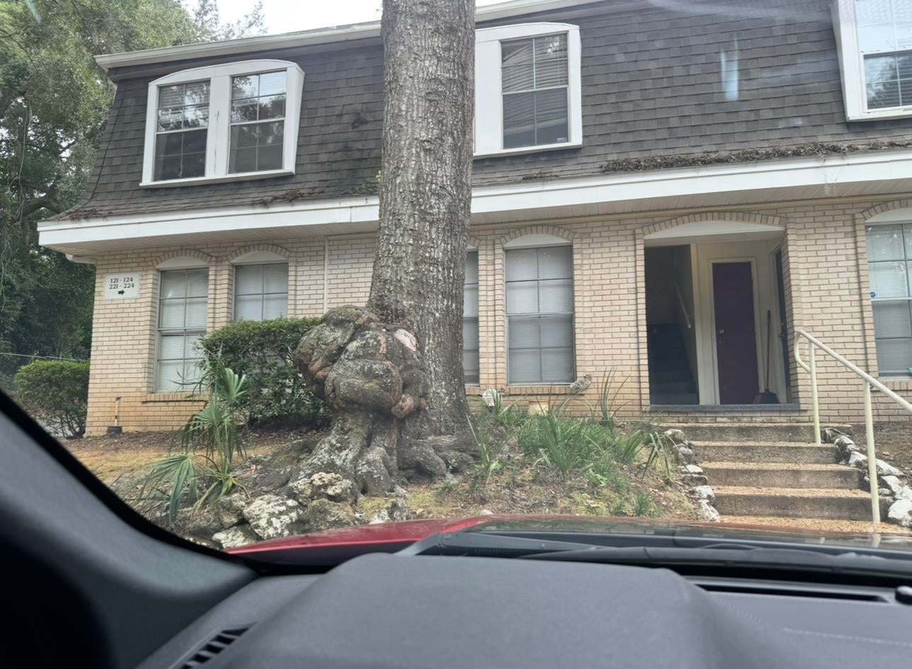 2020 Continental Avenue 221 — photo