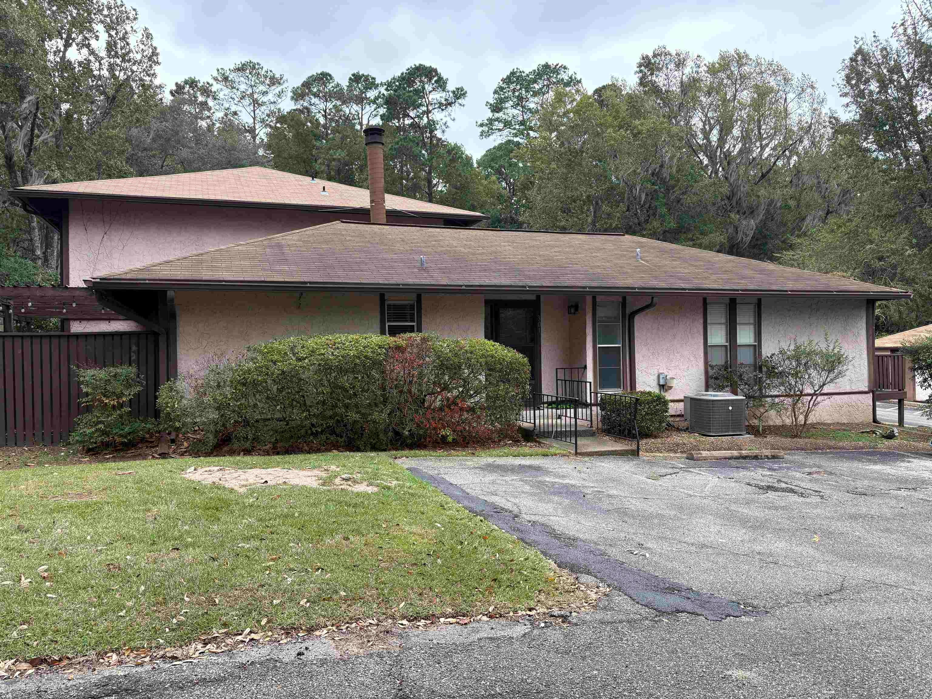 301 Westwood 301 — photo
