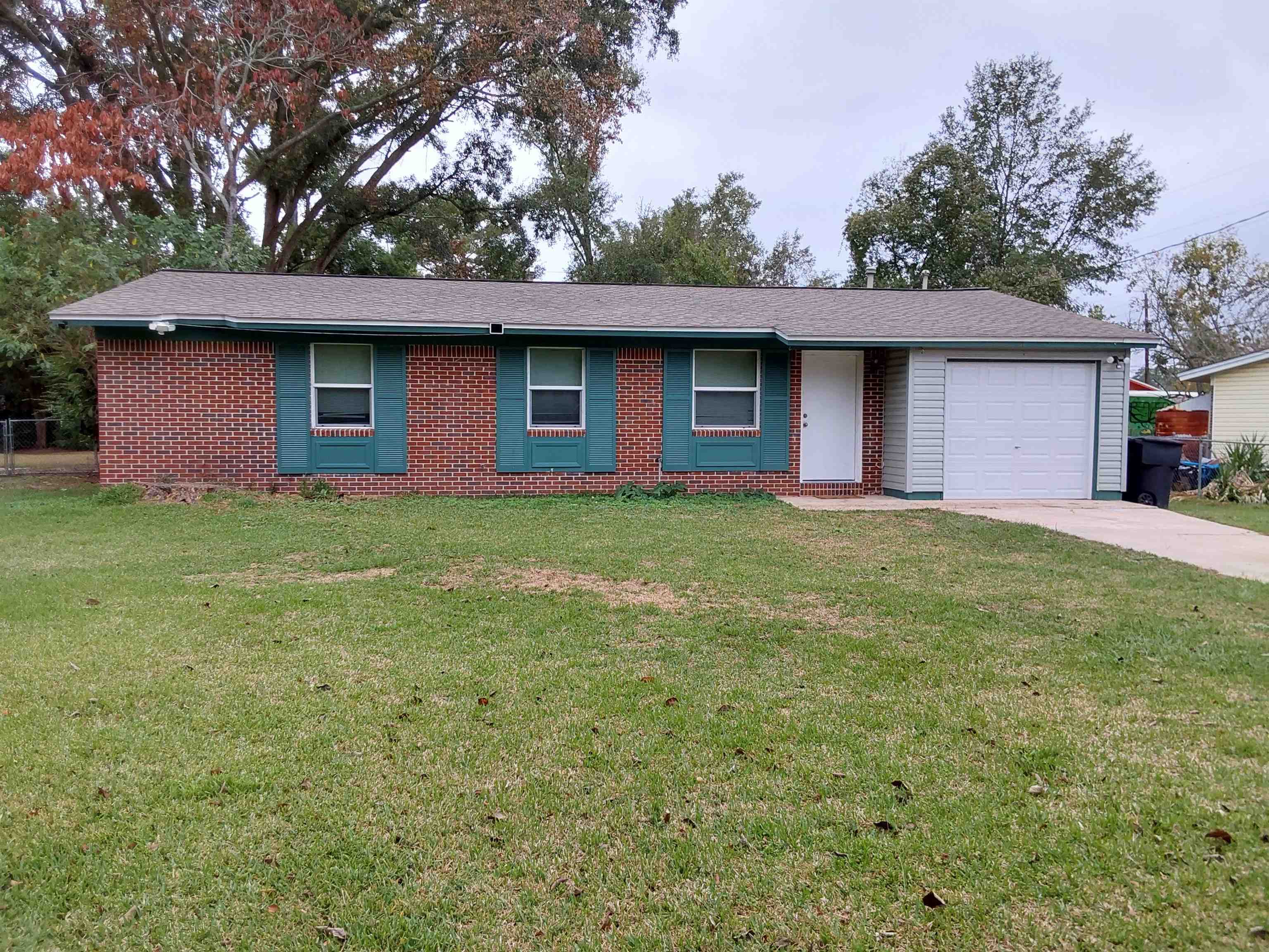 306 Lancaster Drive — photo