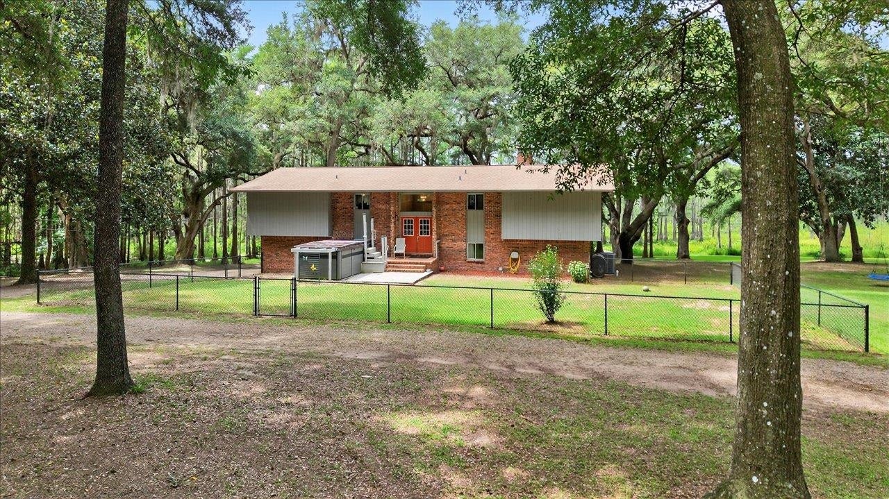 7737 Deepwood Trail — photo