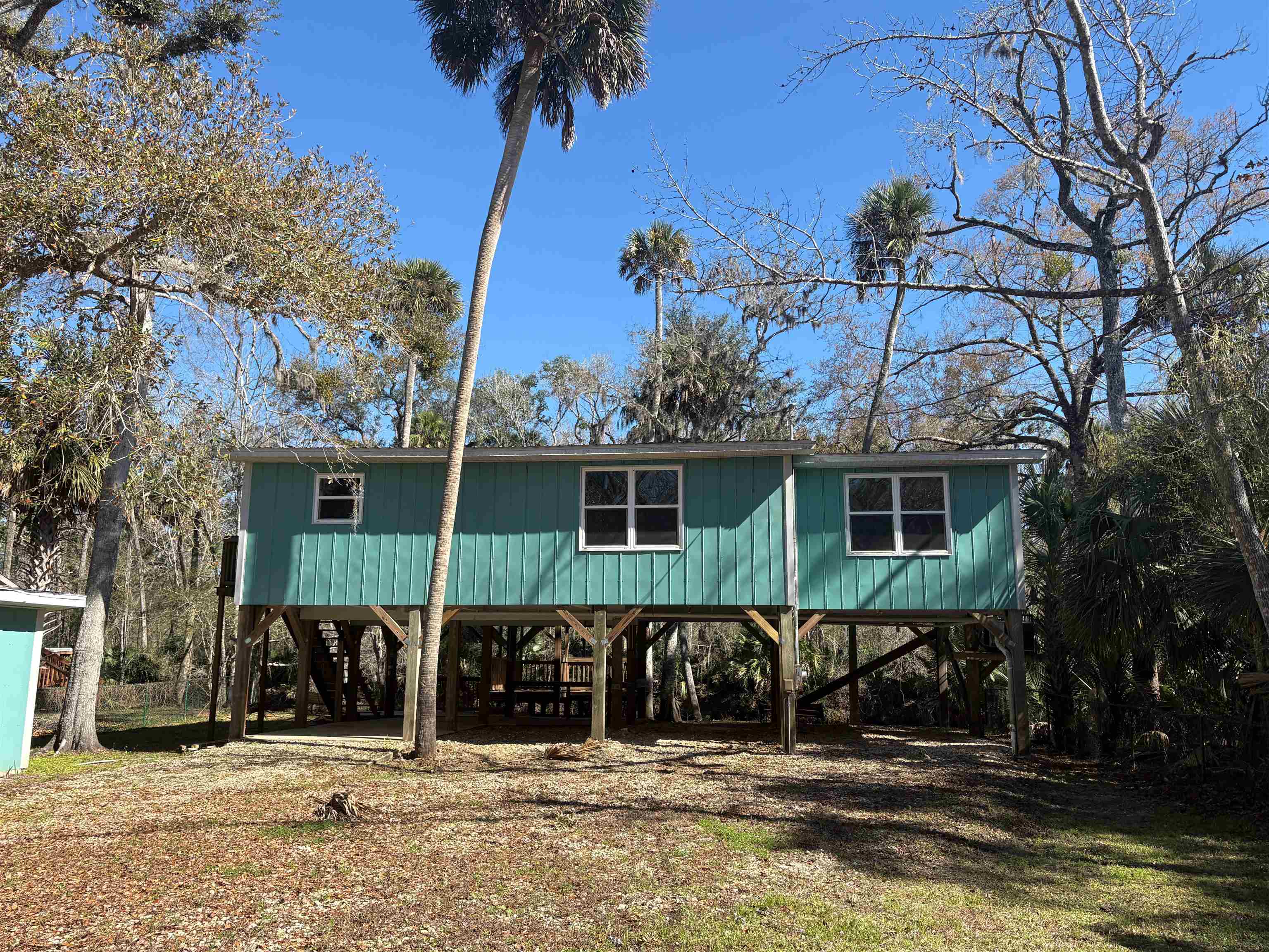 1714 NE River Road — photo